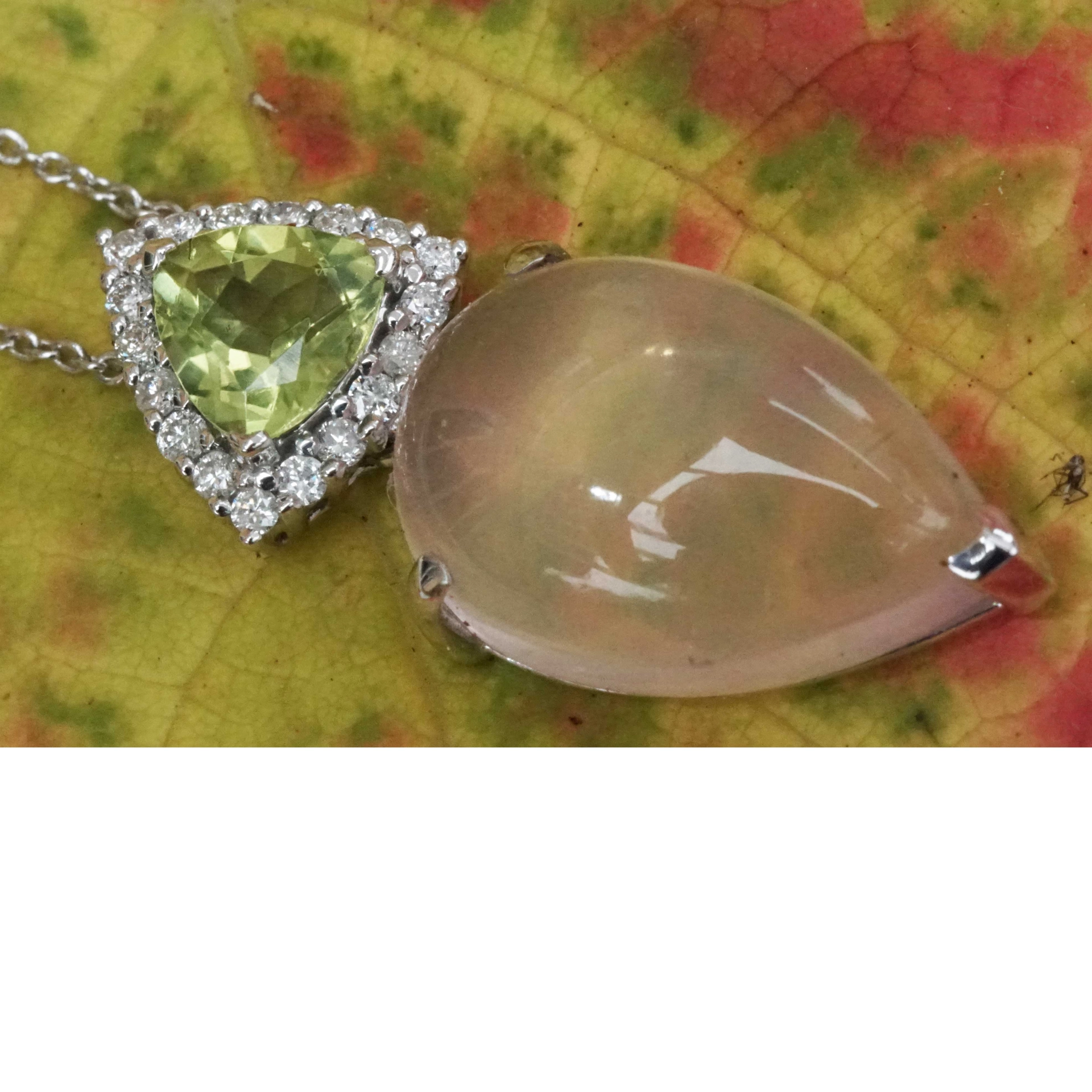Rose Quartz Peridot Pendant with Chain 18 kt White Gold...lovely pastelcolor