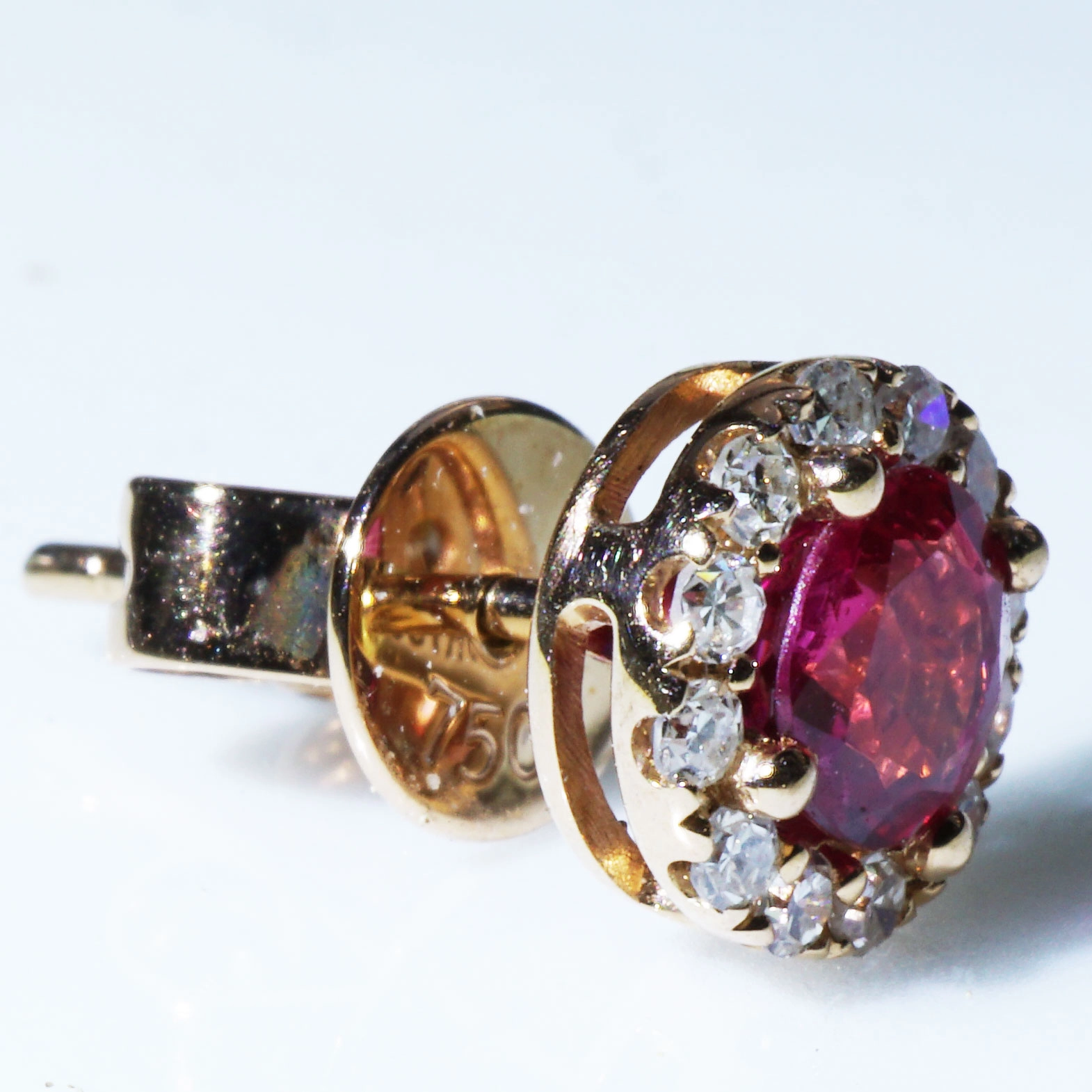 As the Star ...two Burma Rubies...great Color 18 kt Rosegold