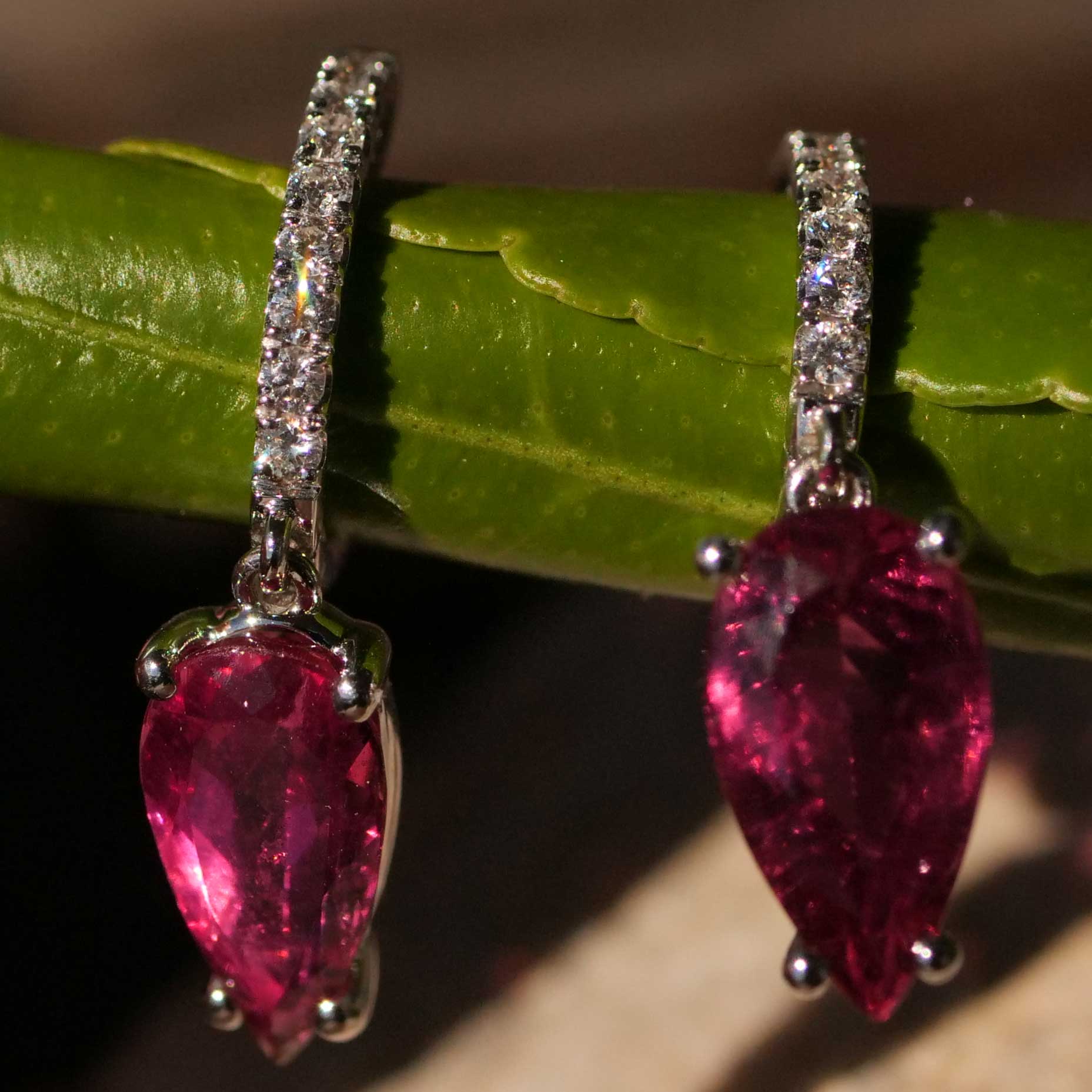 Rubelith Brilliant Earrings 3.59 ct 0.25 ct - great quality pink-red 750 White Gold...ultra beautiful