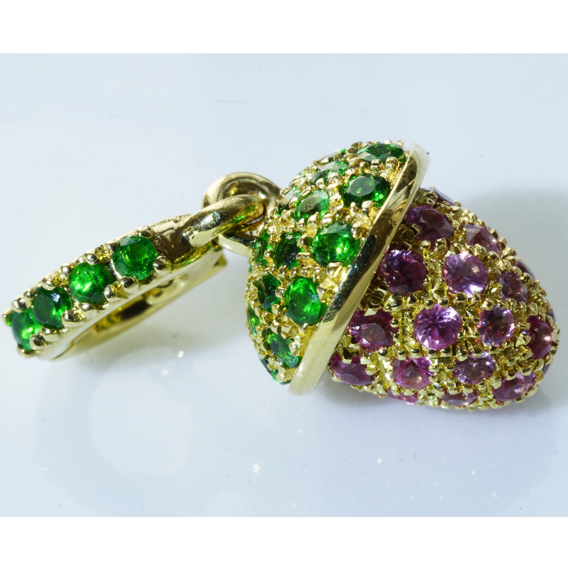 Tsavorithe Saphire Drop Pendant 18 kt Yellowgold.......sooo cute