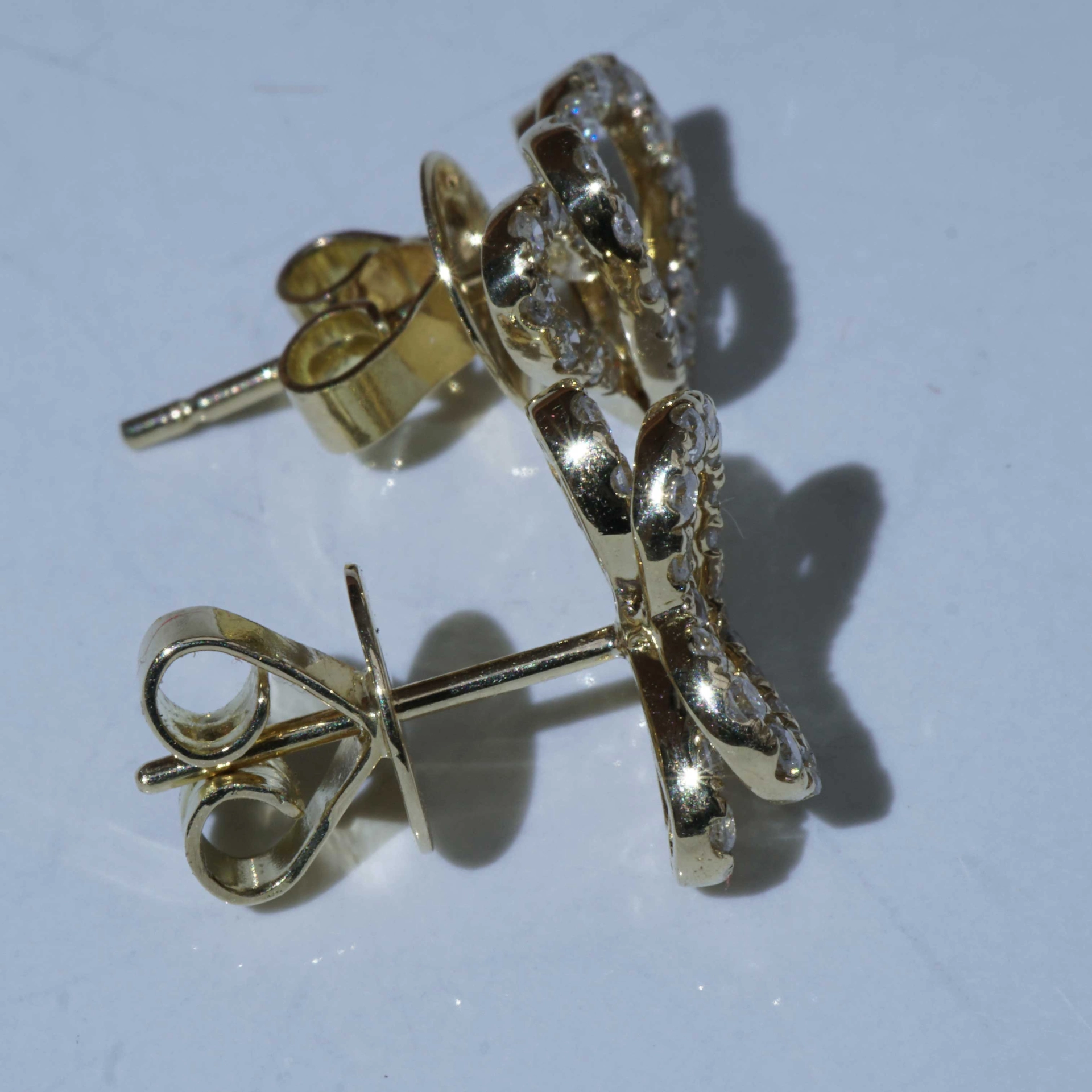 Double Heartbeat for the Ears....Brilliant Earring Studs total 0.56 ct 18 kt Yellow Gold