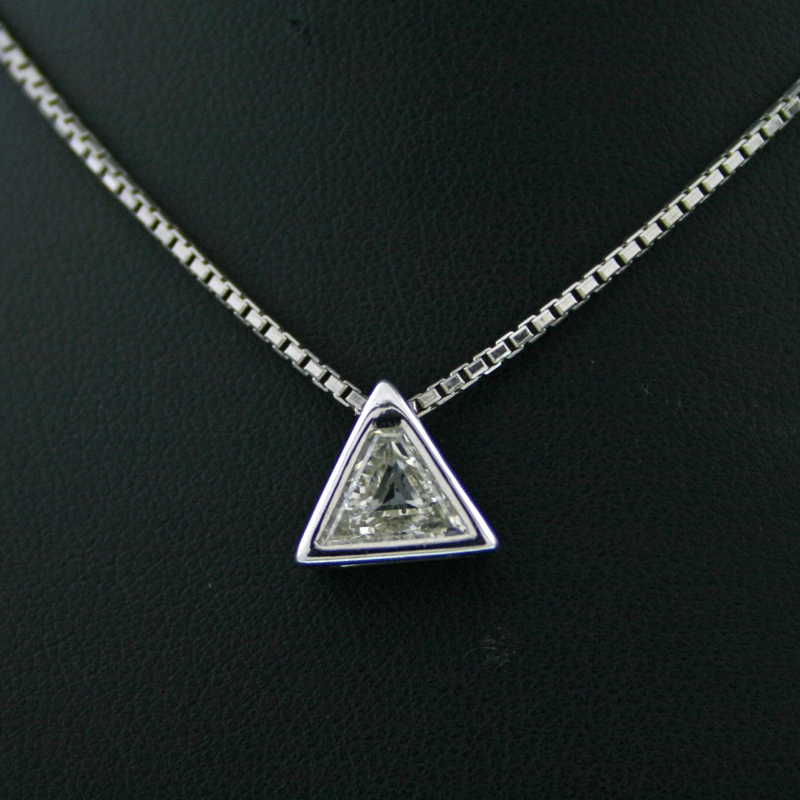 Solitäranhänger m. Kette, 900/-Platin