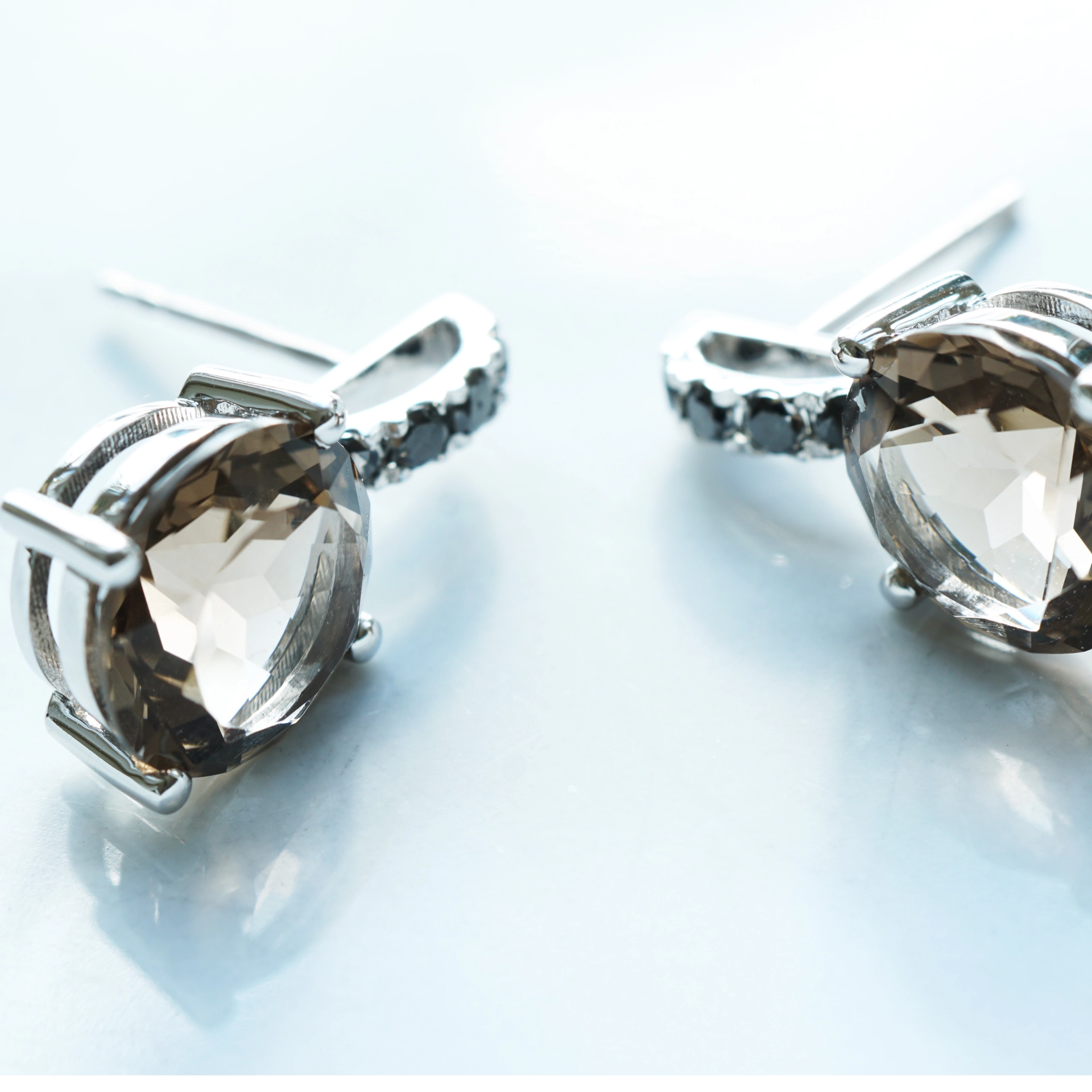 Diamant Rauchquarz Ohrstecker 750er Weissgold 0.28 ct ....cool lady...