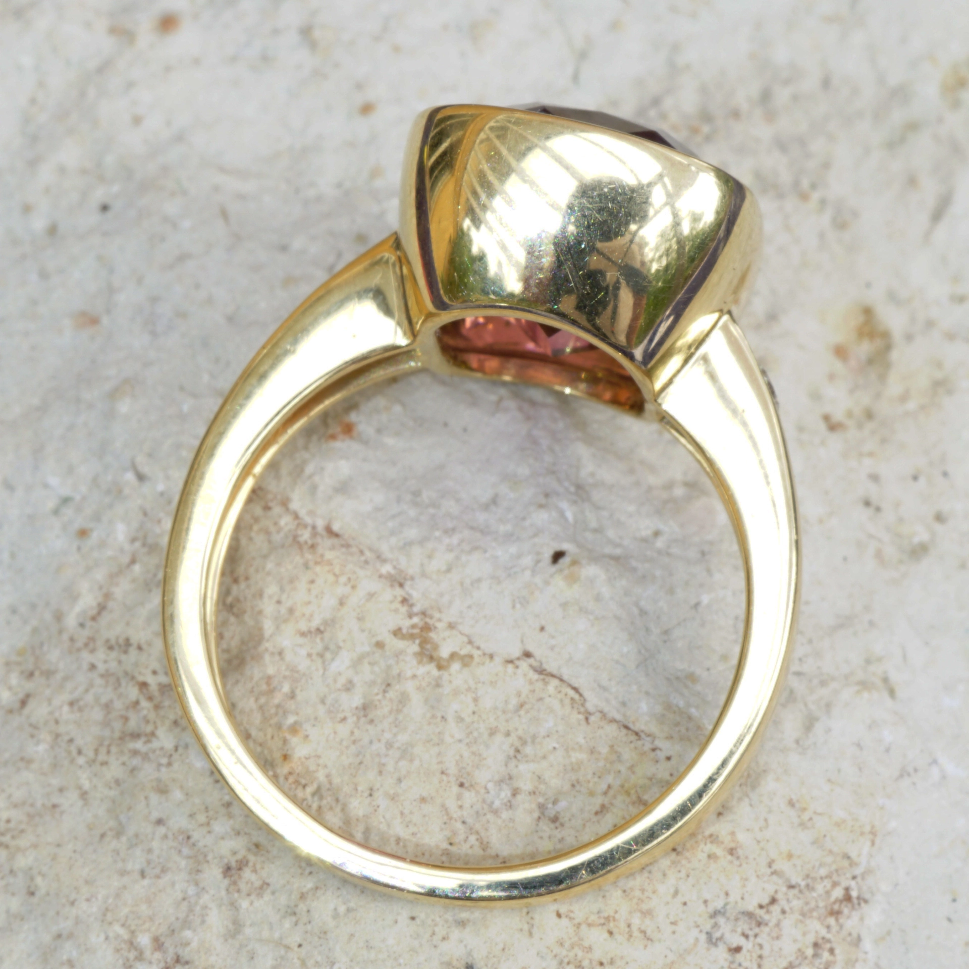 Kunar Mine Tourmaline Brillant Ring.....exceptional Color Deep Pink...18 kt Yellowgold
