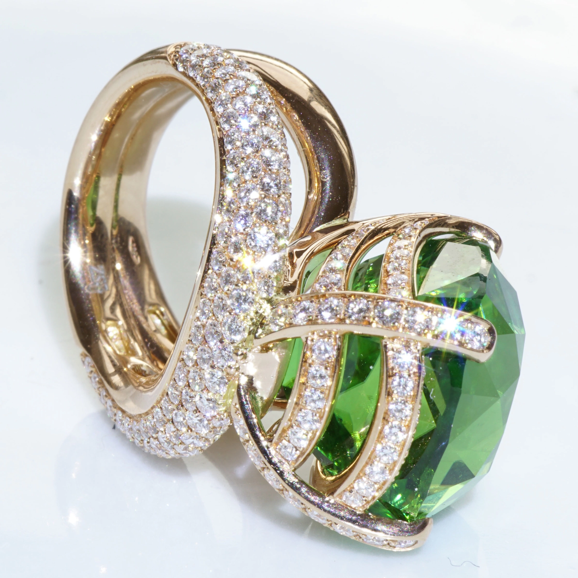 Tourmaline Diamond Ring 18kt Rosegold investment gem 25.15 ct Afghanistan green-bluish loupe clean AAA+ 16 x 16 x 14 mm