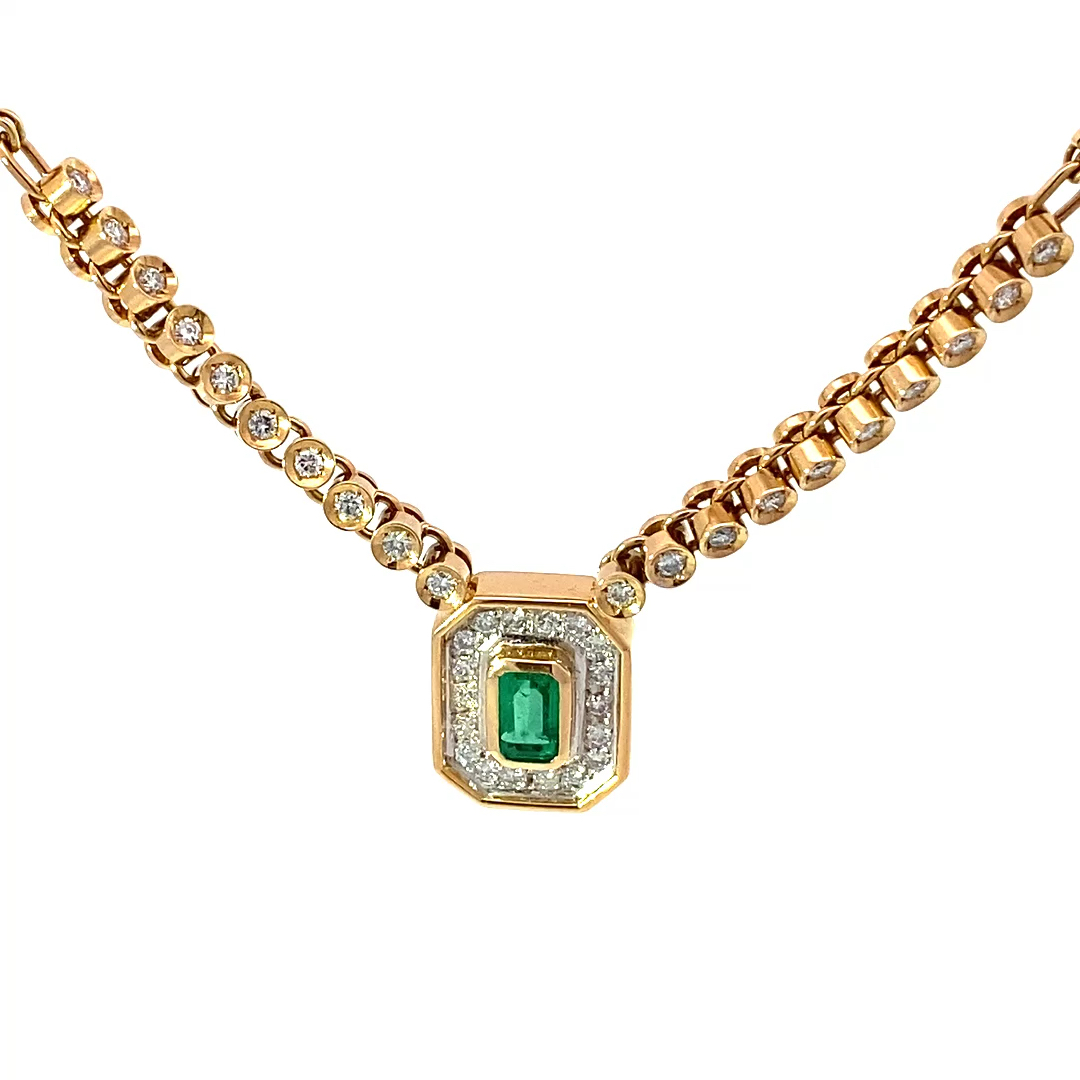 Emerald Platinum Necklace as a classic... beautiful and elegant...0.58 ct