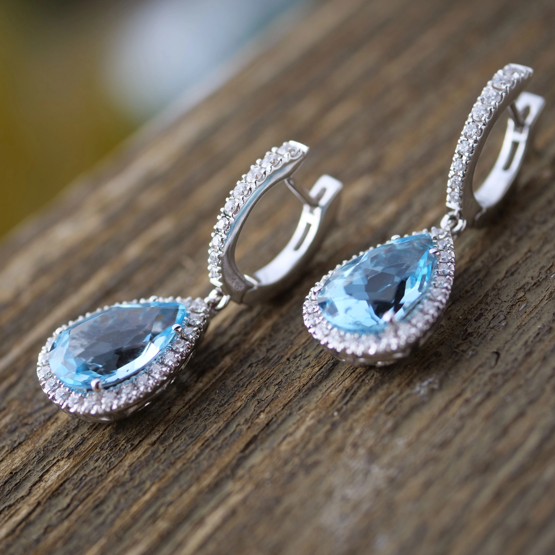 Blue and White.. made in a traditional Goldsmith's Factory in Valenza/Italy Skytopaz and Diamonds 18kt Whitegold