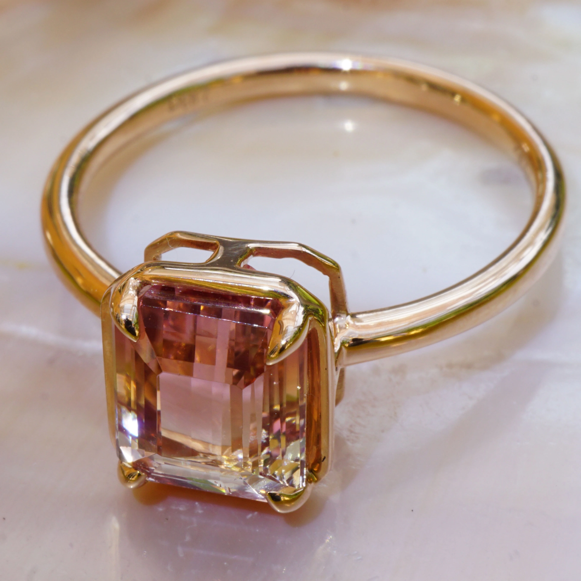 Dreamgem 8,5 x 7,2 x 5  mm Turmalin 2.85 ct Dreamcolor sunset eyclean  brilliance and cut very good