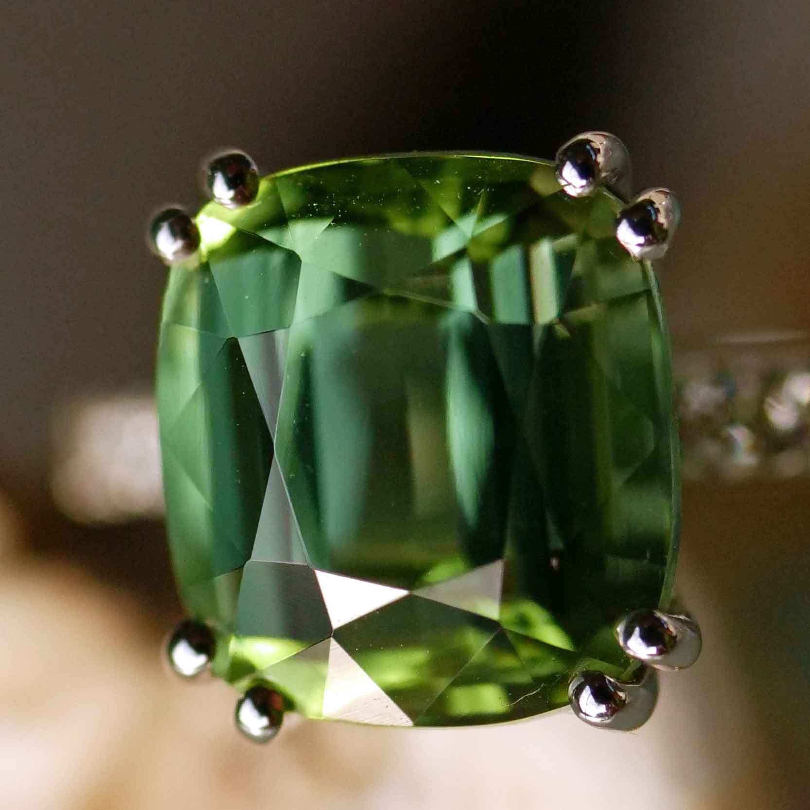 Yellow Saphire Brilliant Ring 18 kt White Gold 1.41 ct AAA+ very fine Jewellery