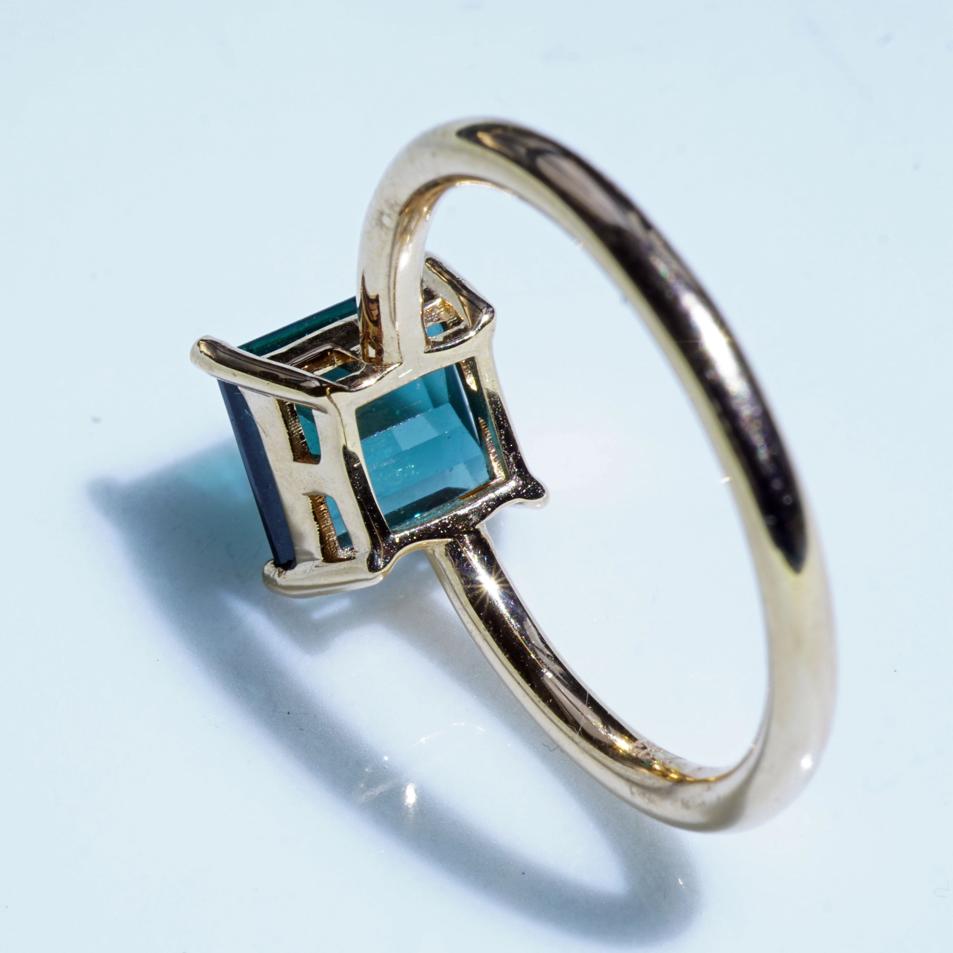 Turmalin Ring 18 kt Rosegold phantastic Color pink bluish