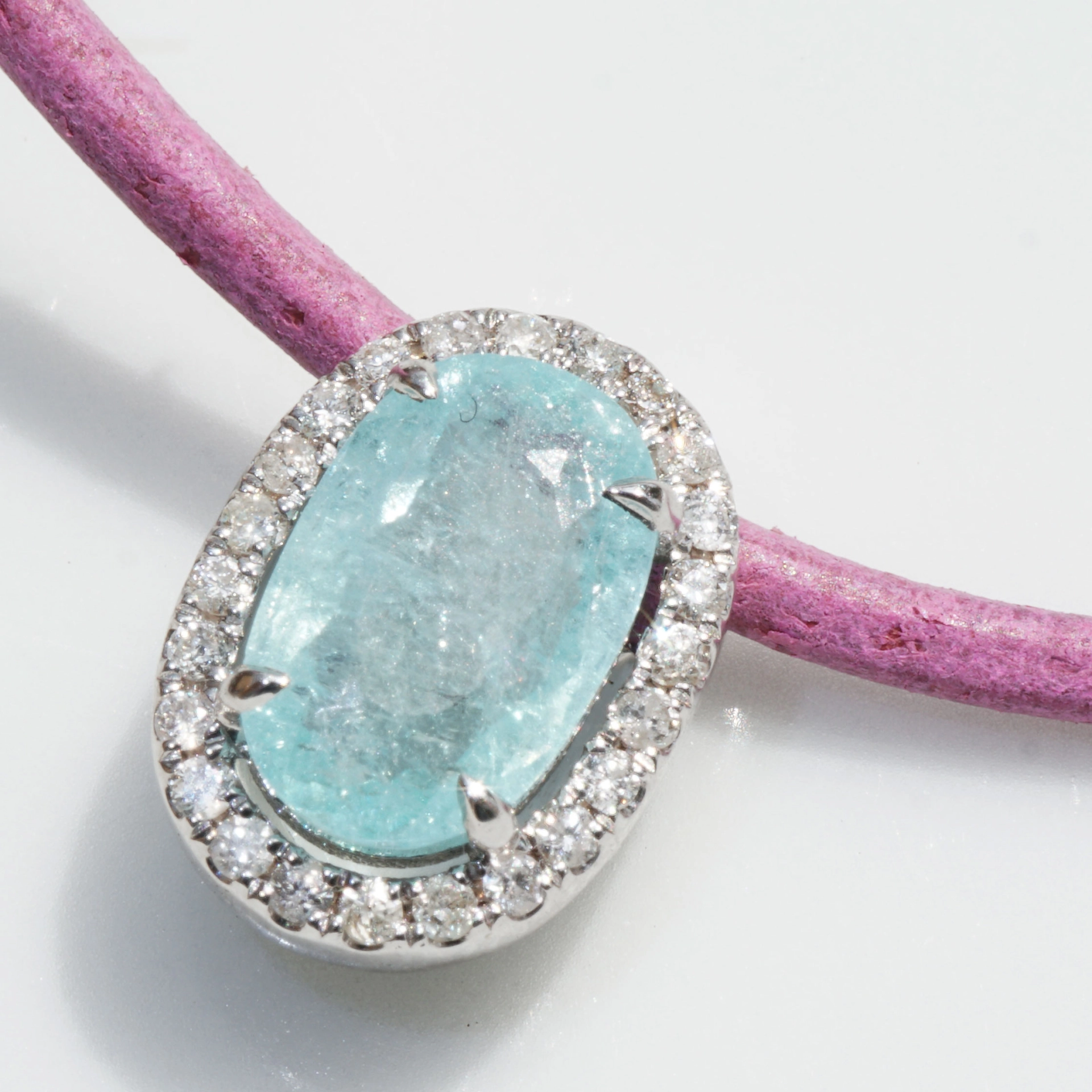 Paraiba Tourmaline Pendant 1.75 ct AAA 18 kt White Gold Brilliants 0.20 ct