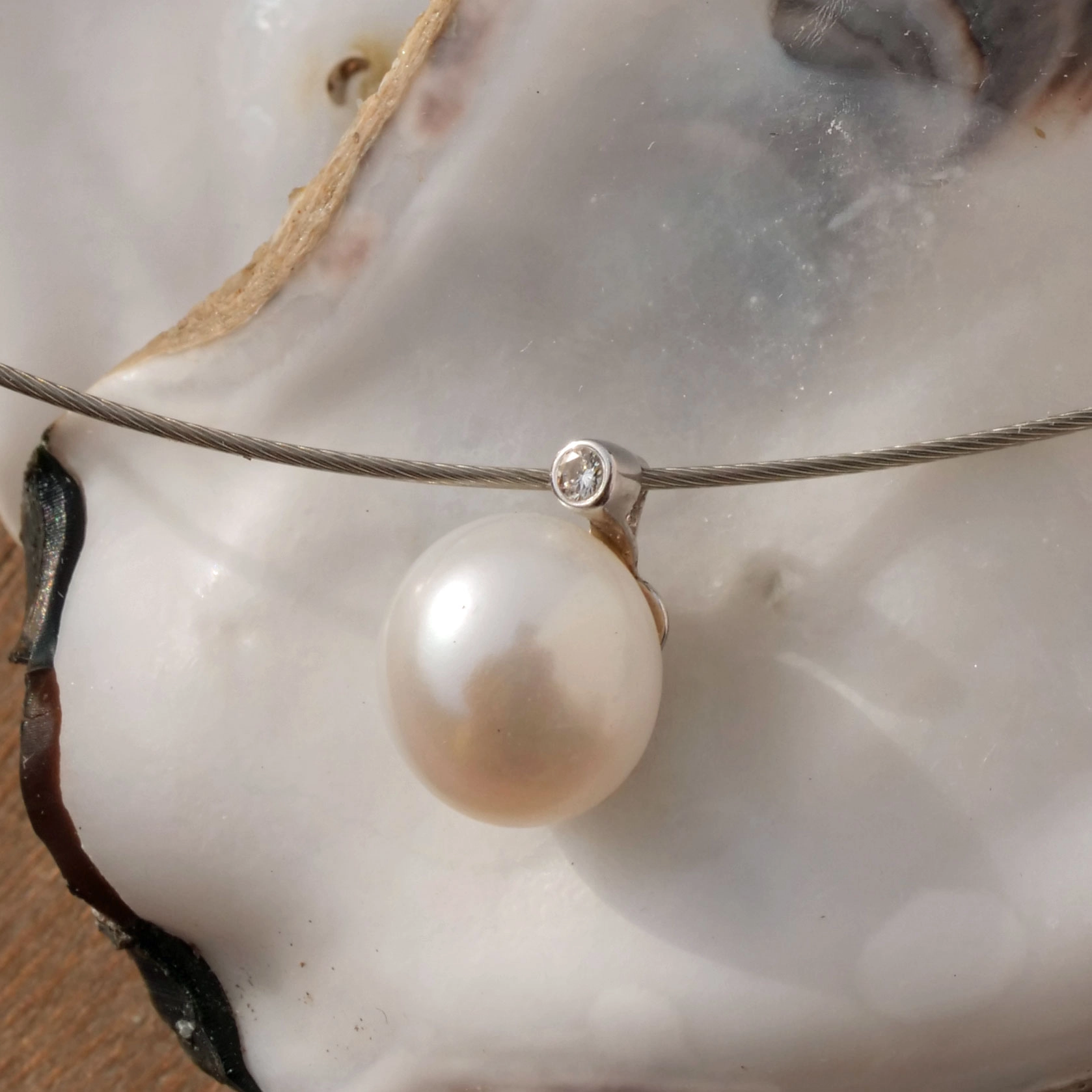 Pearl Necklace with Diamond 14 kt White Gold...modern Choker