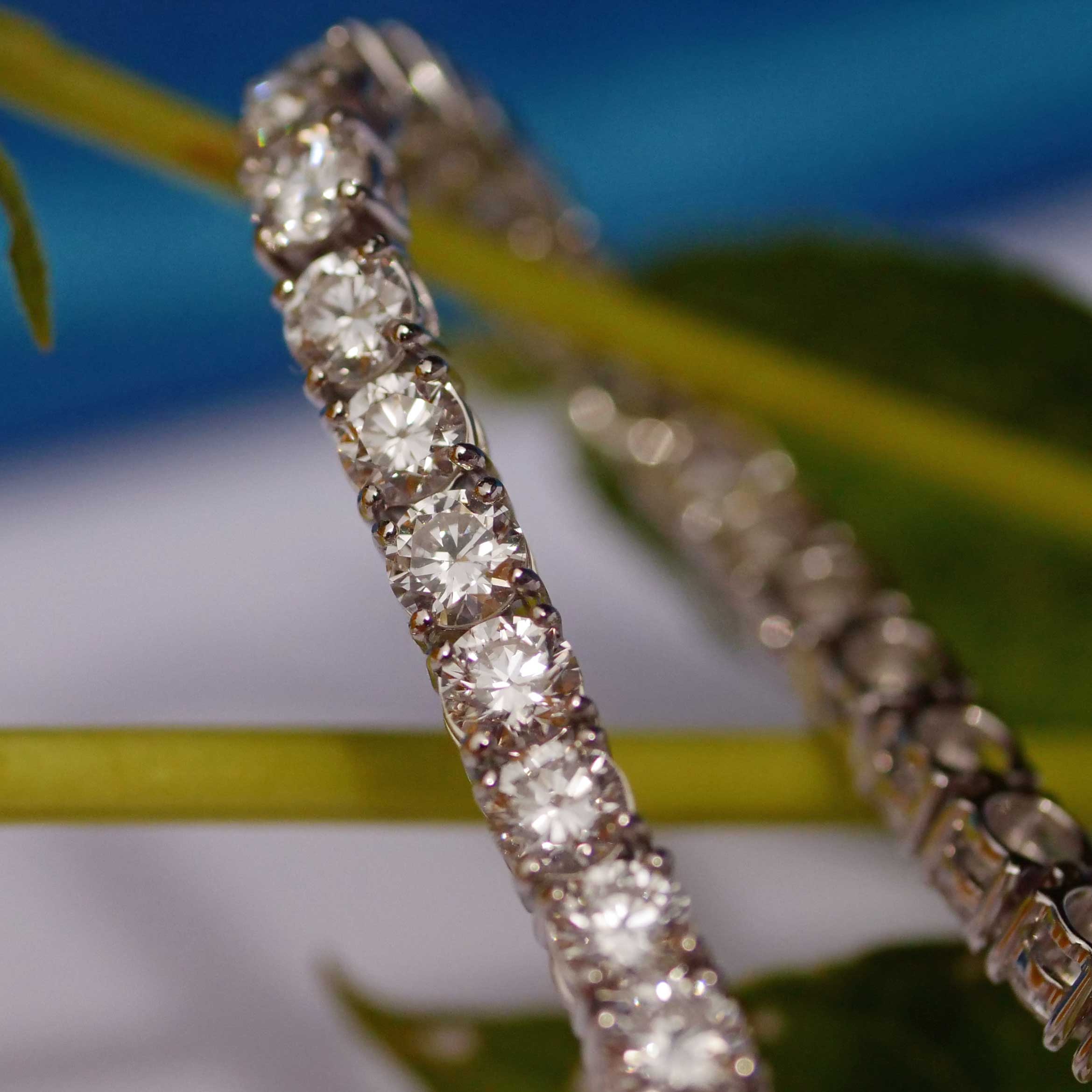 Brilliant stud earrings total 2.36 ct TW VS laboratory diamonds in 585 white gold.... for a fraction of the price of a natural diamond