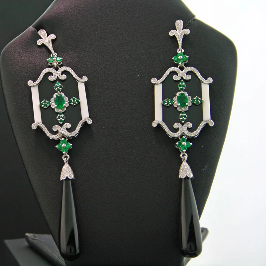 Ohrhänger im Antikstil, 750er-Gold, 18 kt Weißgold, Smaragd,Brillant,Onyx,