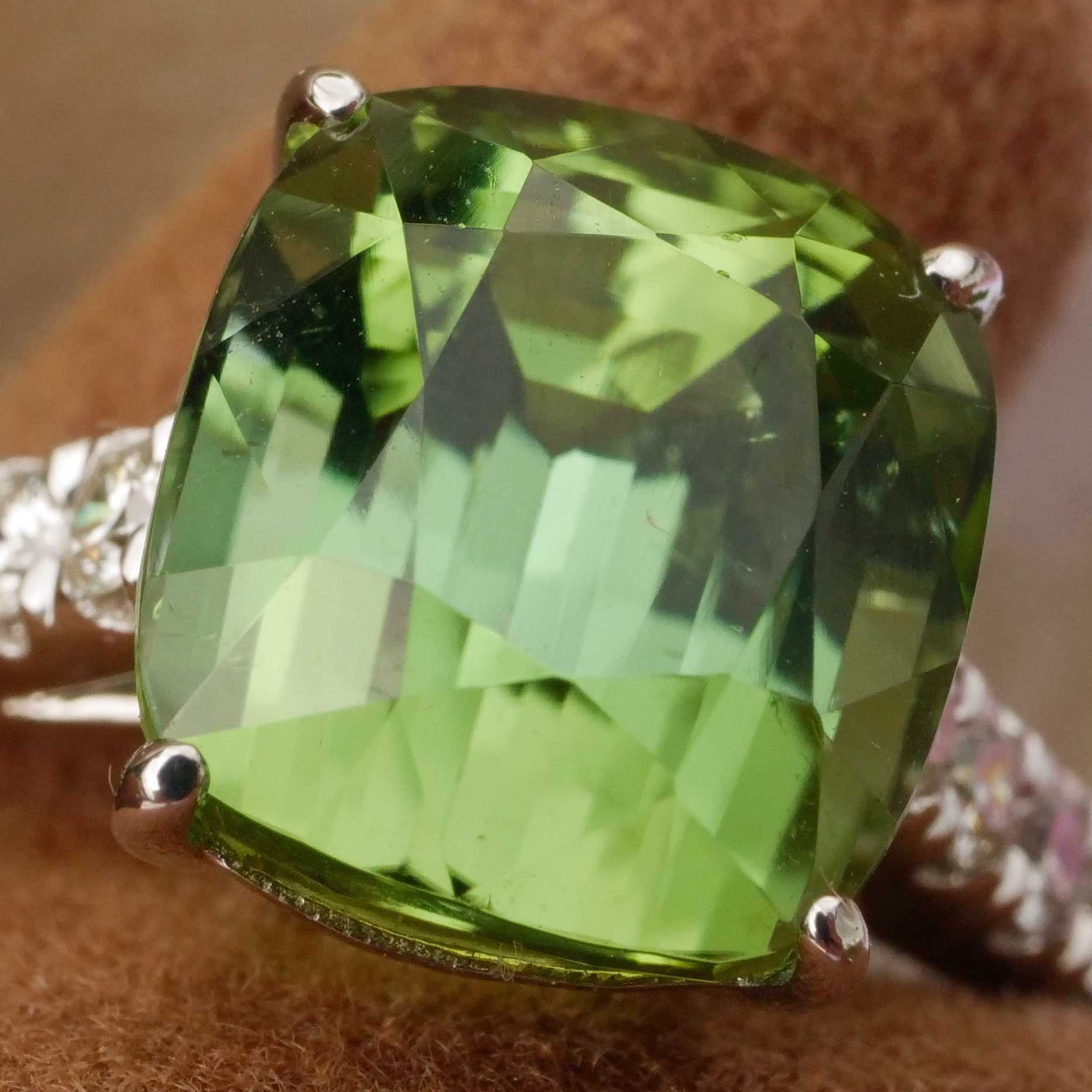 Lagun Green-Blue Tourmaline Brilliant Ring 750 White Gold 3.90 ct 0.27 ct Afghanistan Top Quality