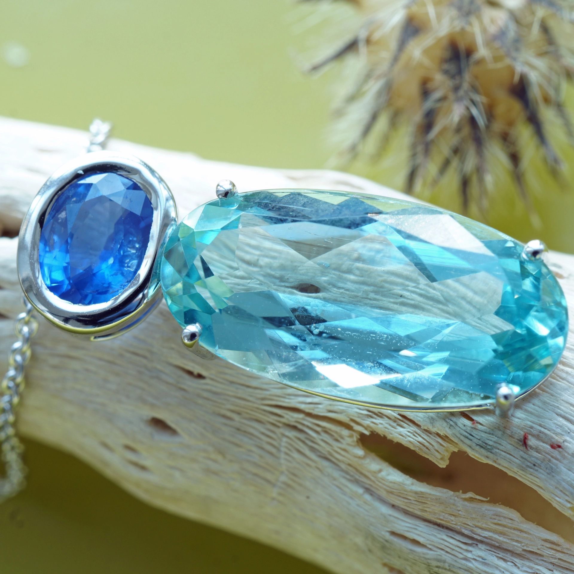 Aquamarin Saphir Anhänger m. Kette 750er Weissgold 4.59 ct 0.69 ct AAA