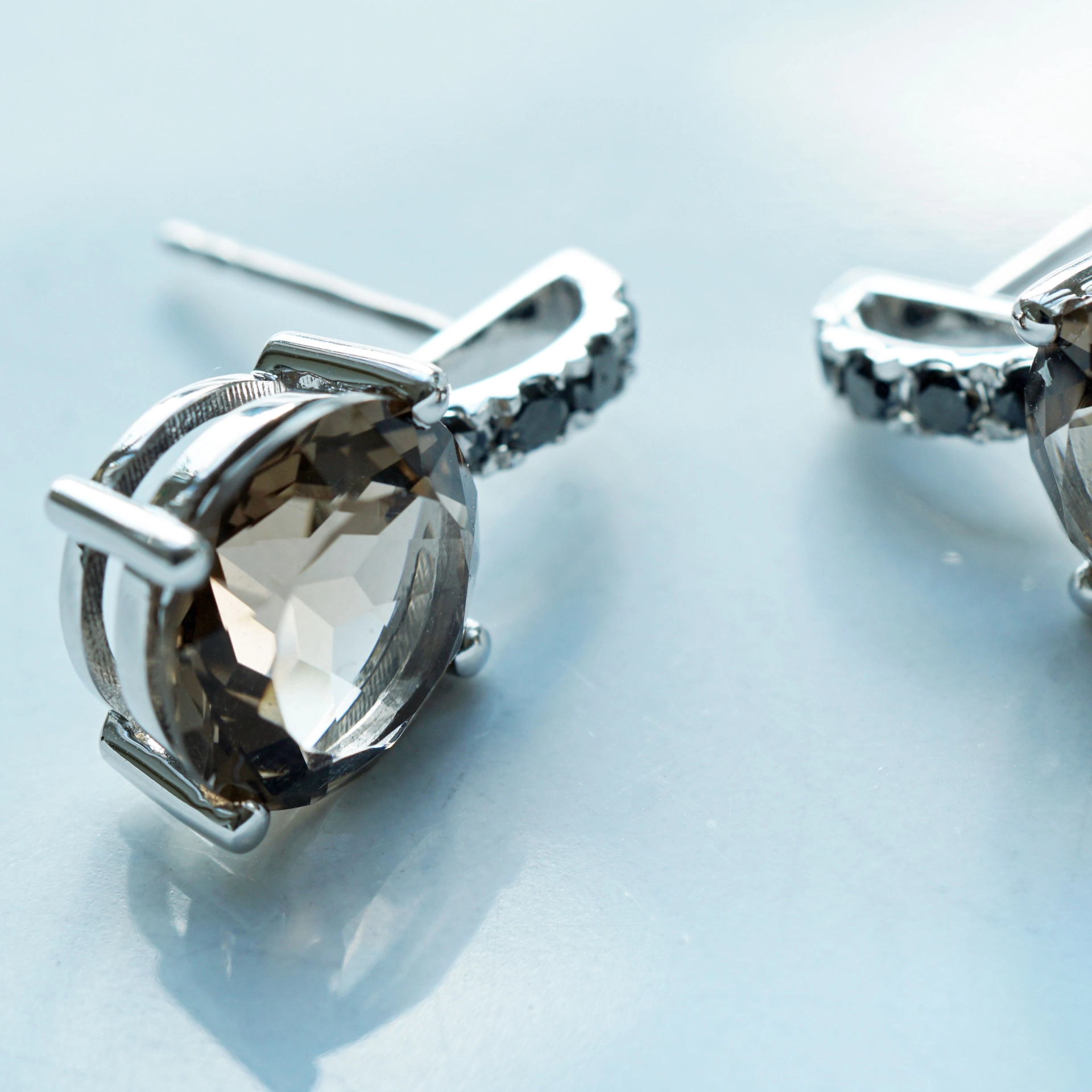Diamant Rauchquarz Ohrstecker 750er Weissgold 0.28 ct ....cool lady...