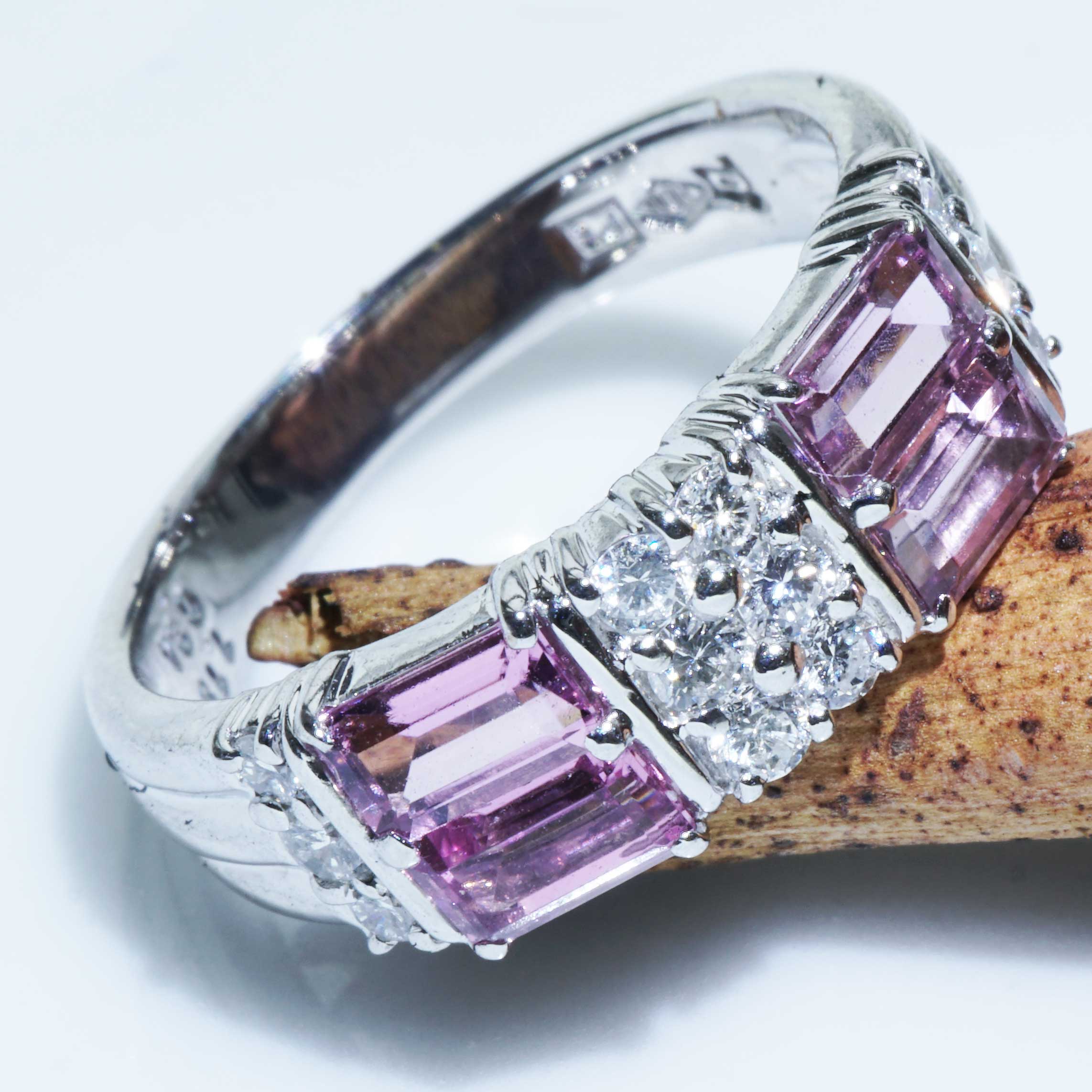 Pink Tourmaline Brilliant Ring 900 Platinum 1.18 ct 0.34 ct fancy Shape with geometric Structure