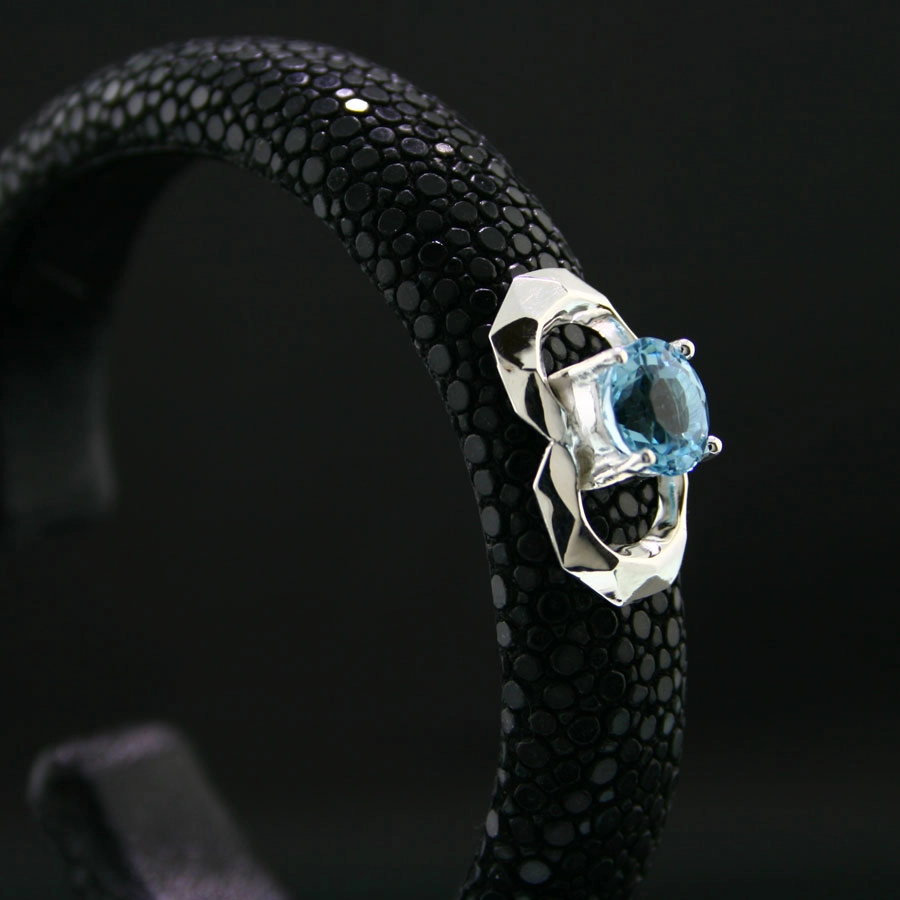 Topas-Rochenleder-Armreif, 925/-Silber