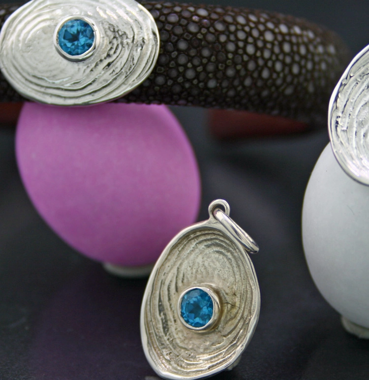 Topas-Rochenleder-Armreif, 925/-Silber