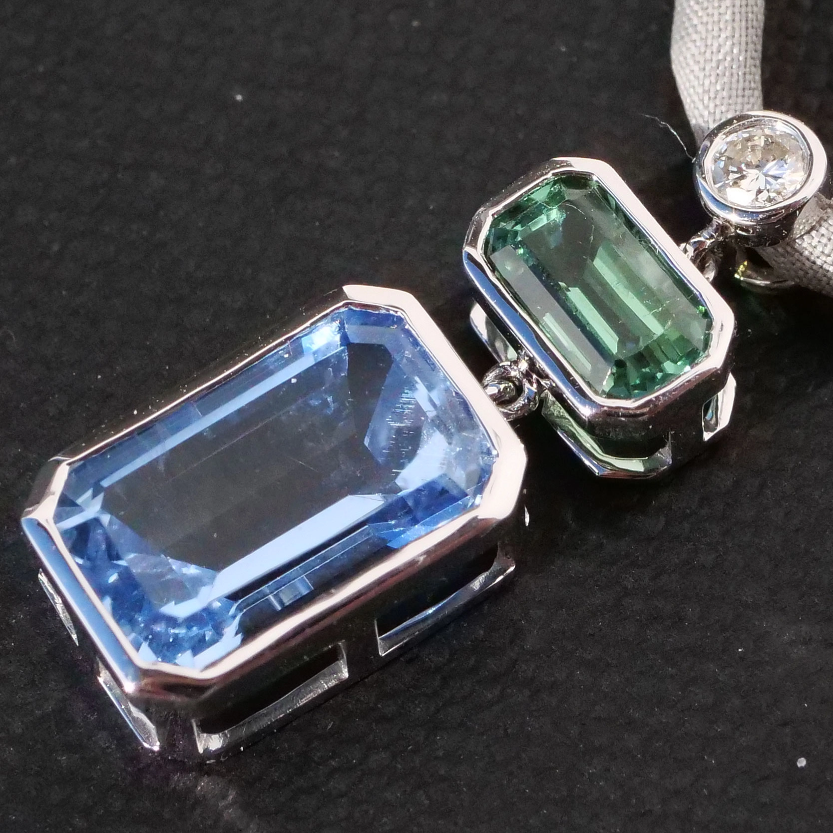 ..what kind of color..Santa Maria Blue and Mint Green