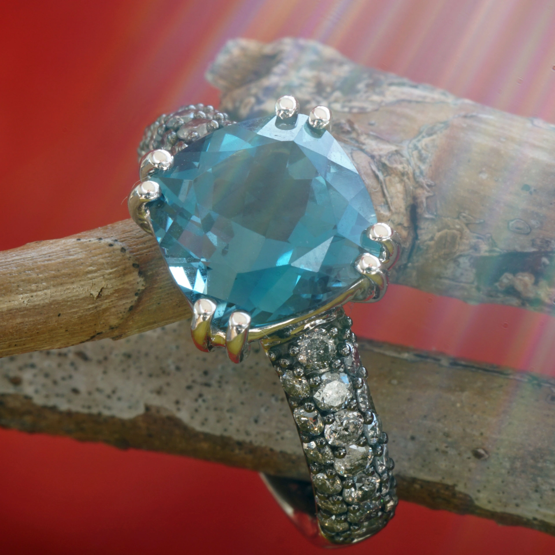Blue and Grey....what a Cool Combination....Whitegold Ring 18 kt Topaz and Diamonds