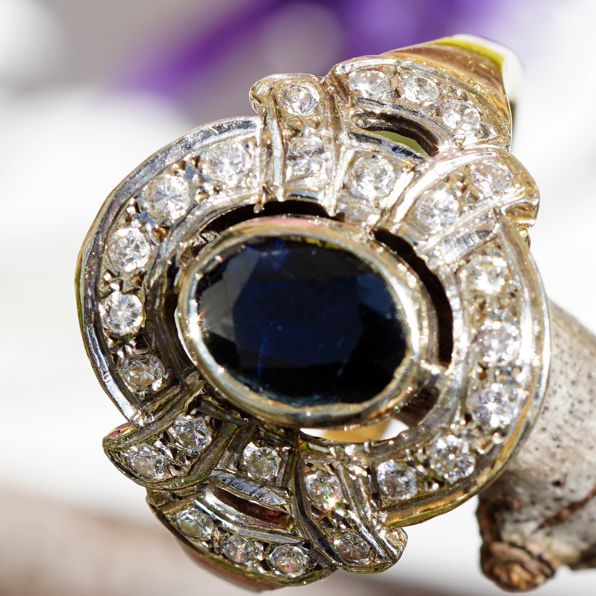 Saphir Diamant Ring 585er Gold 5,5 Gramm 0.30 ct im Art Deco Stil 60er Jahre