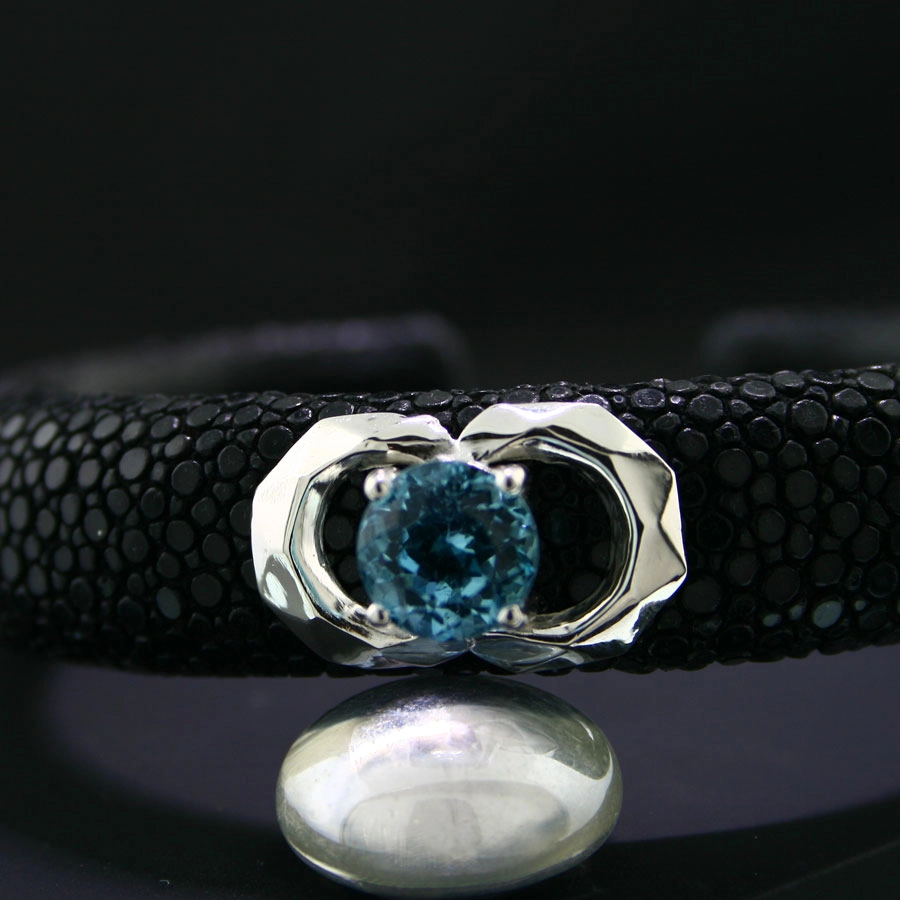 Topas-Rochenleder-Armreif, 925/-Silber