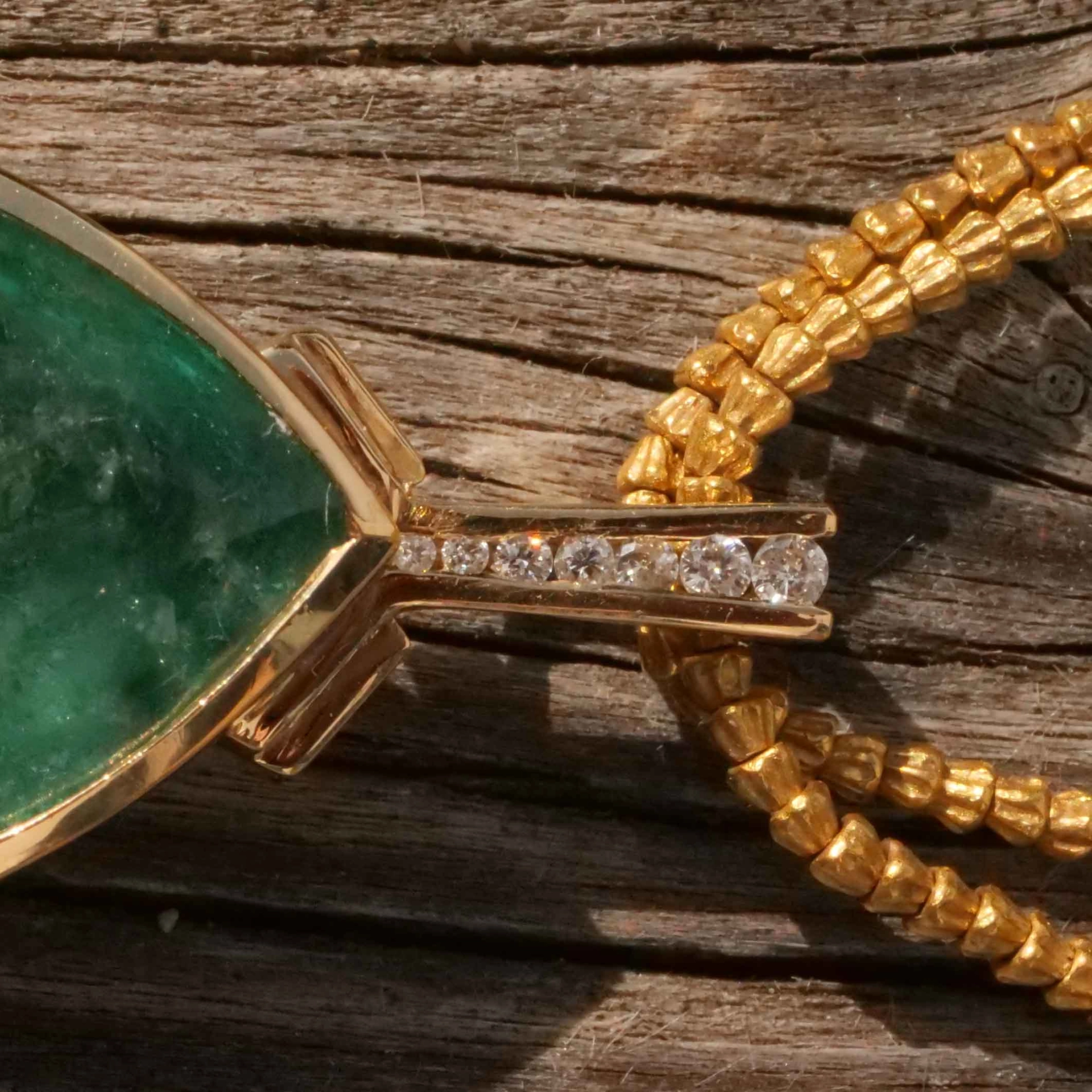Emerald Drop Brilliant Pendant with magnific 28 carat Weight 14 kt Yellowgold