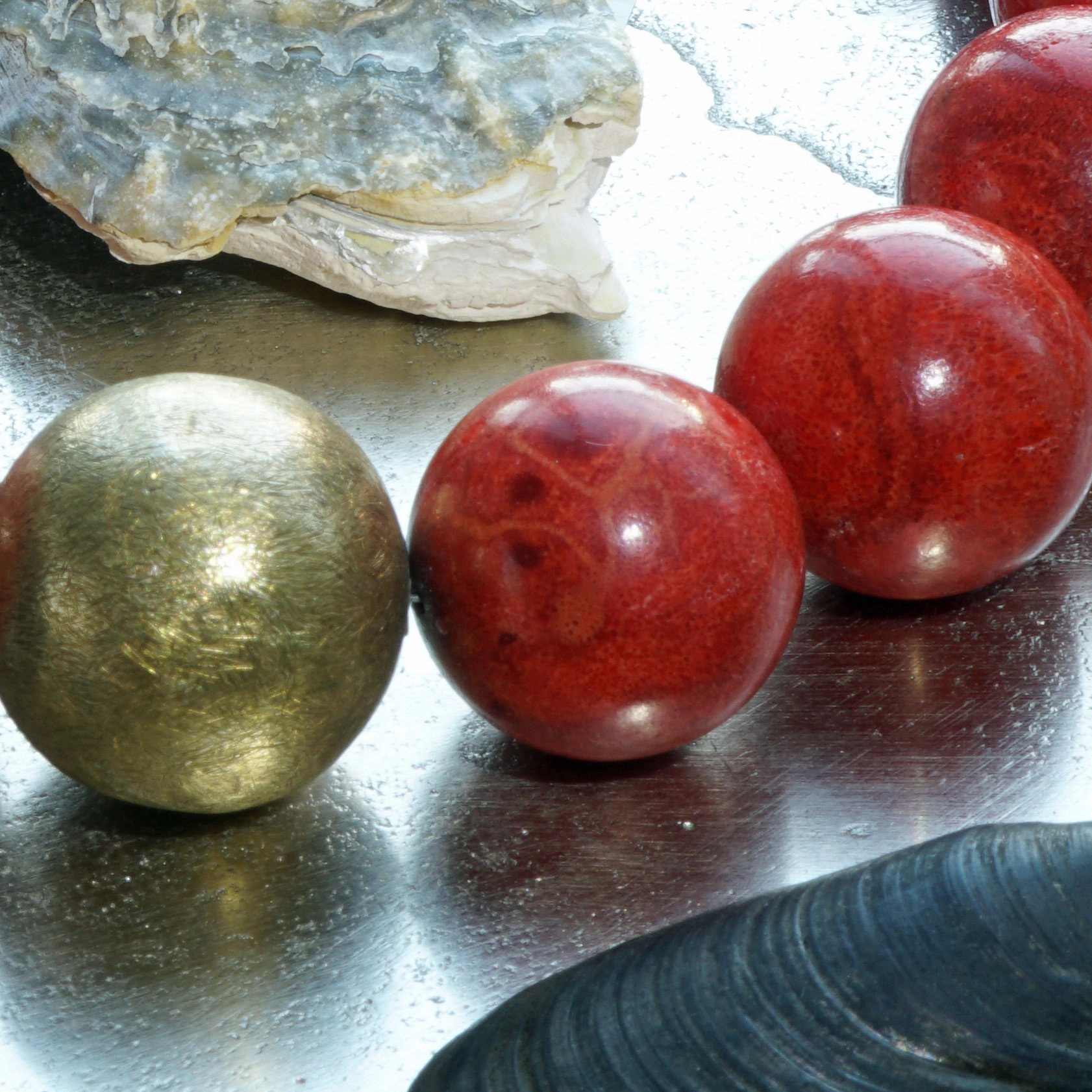 Avant-garde Necklace, very attractive, handcrafted, gold-plated silver Ball 