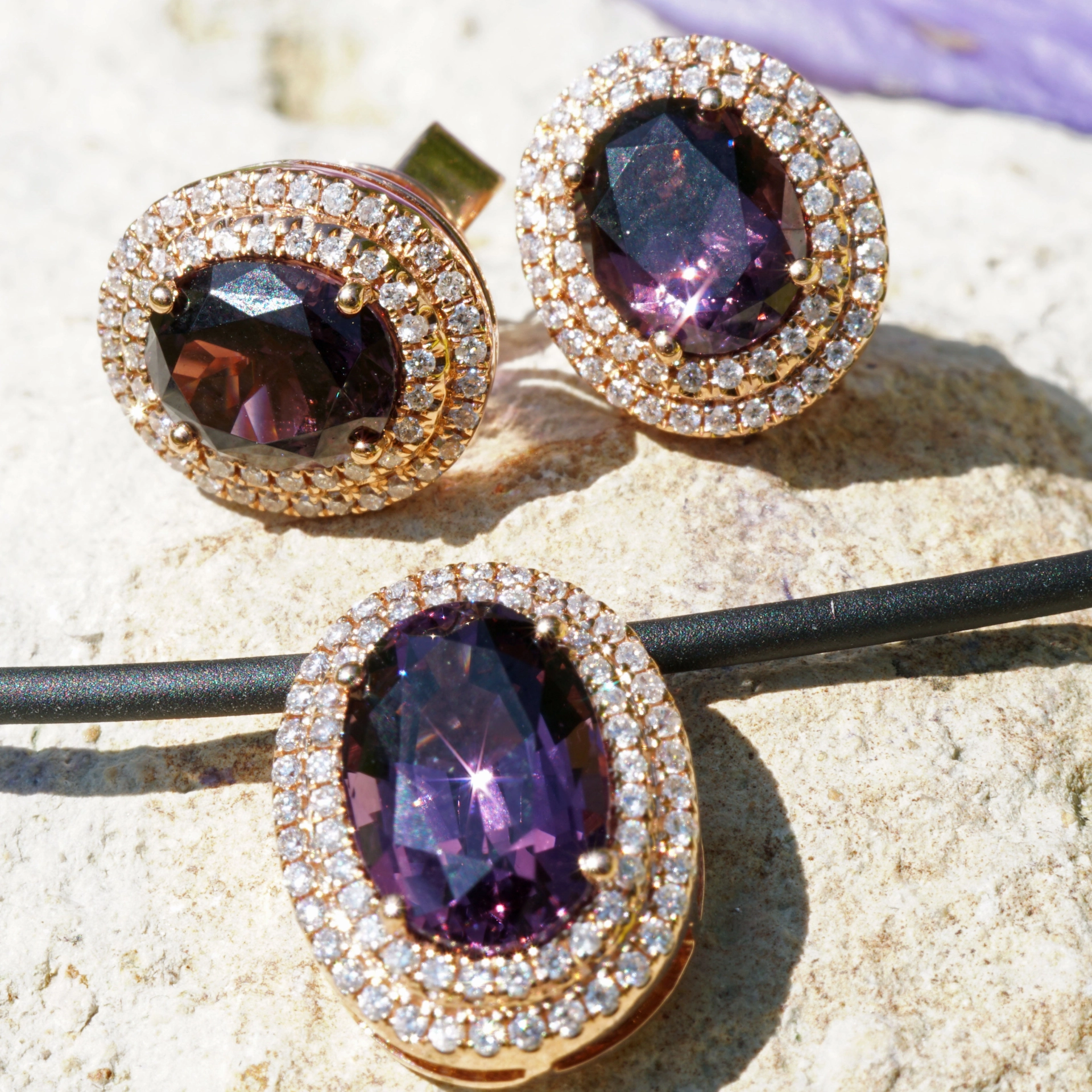 Spinel with unseen color from Tansania...3.86 ct huge seize