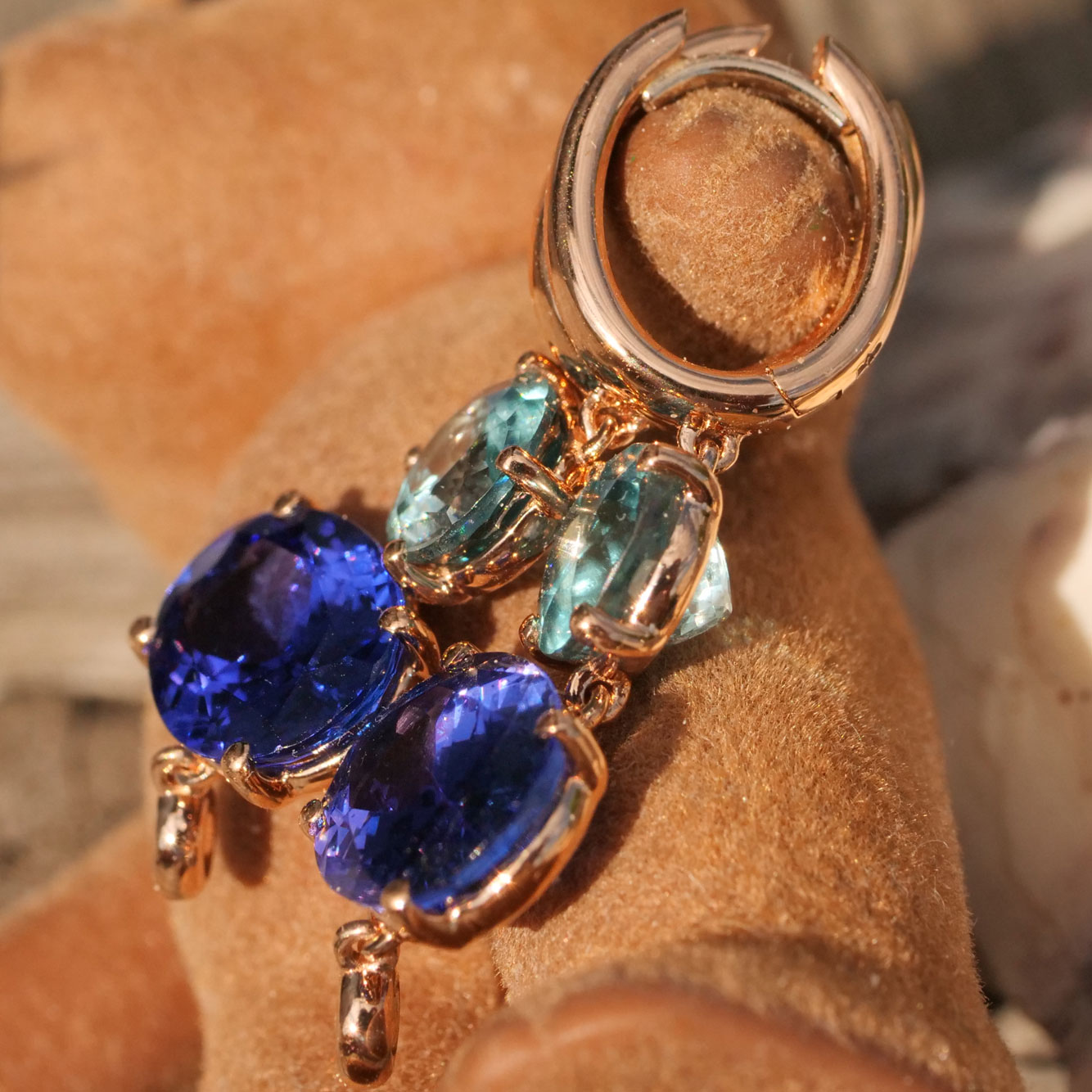 Tanzanite Zircon Brilliant Drop Earrings 750 Rose Gold... Bang colours 6.71 ct 4.84 ct 0.09 ct