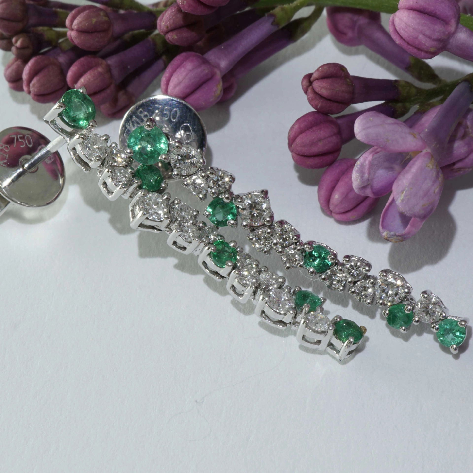 Emerald Brilliant Earrings 18 kt White Gold...for a glorious Appearance
