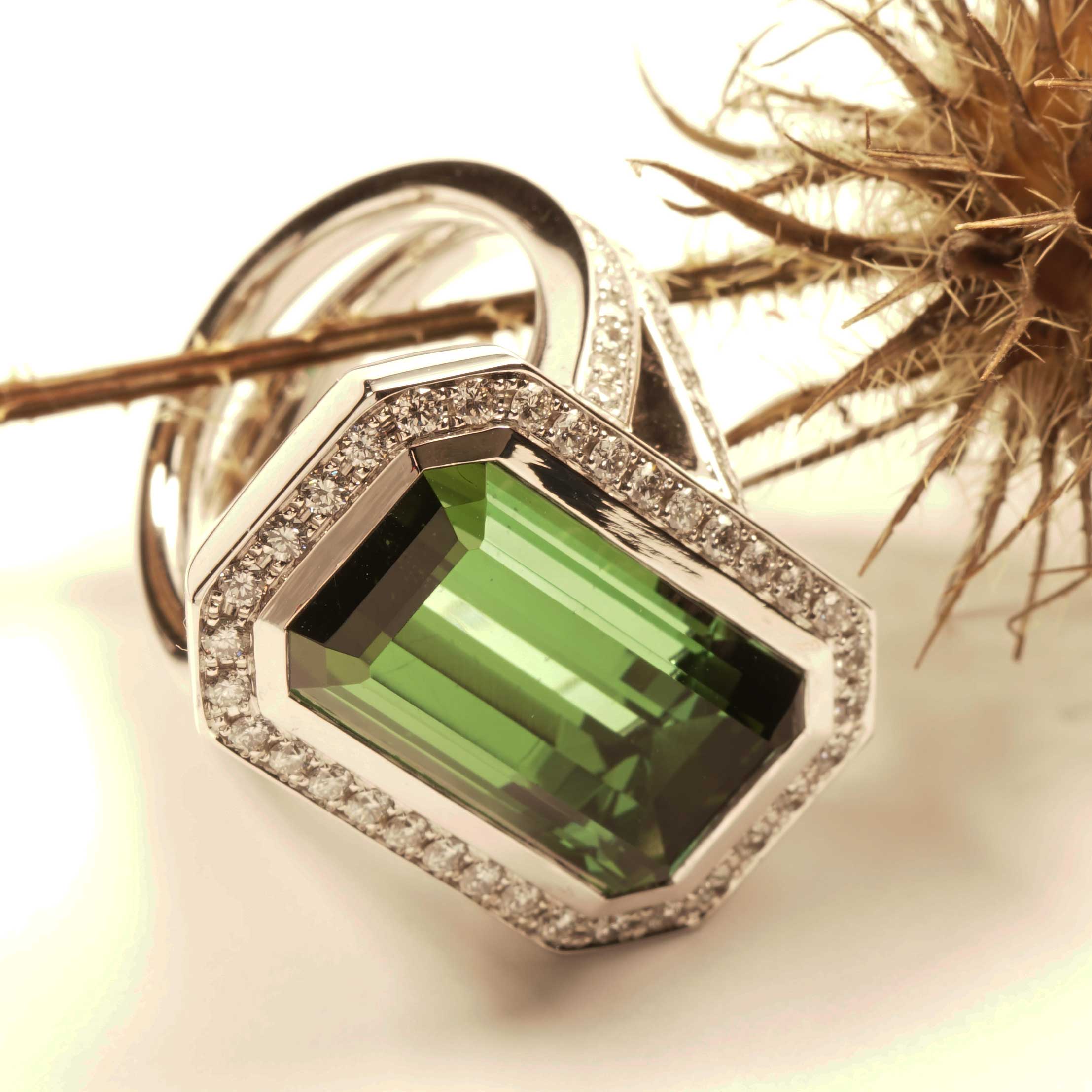 Tourmaline from Afghanistan green 19.79 ct fine Color Eyeclean Investment Gemstone