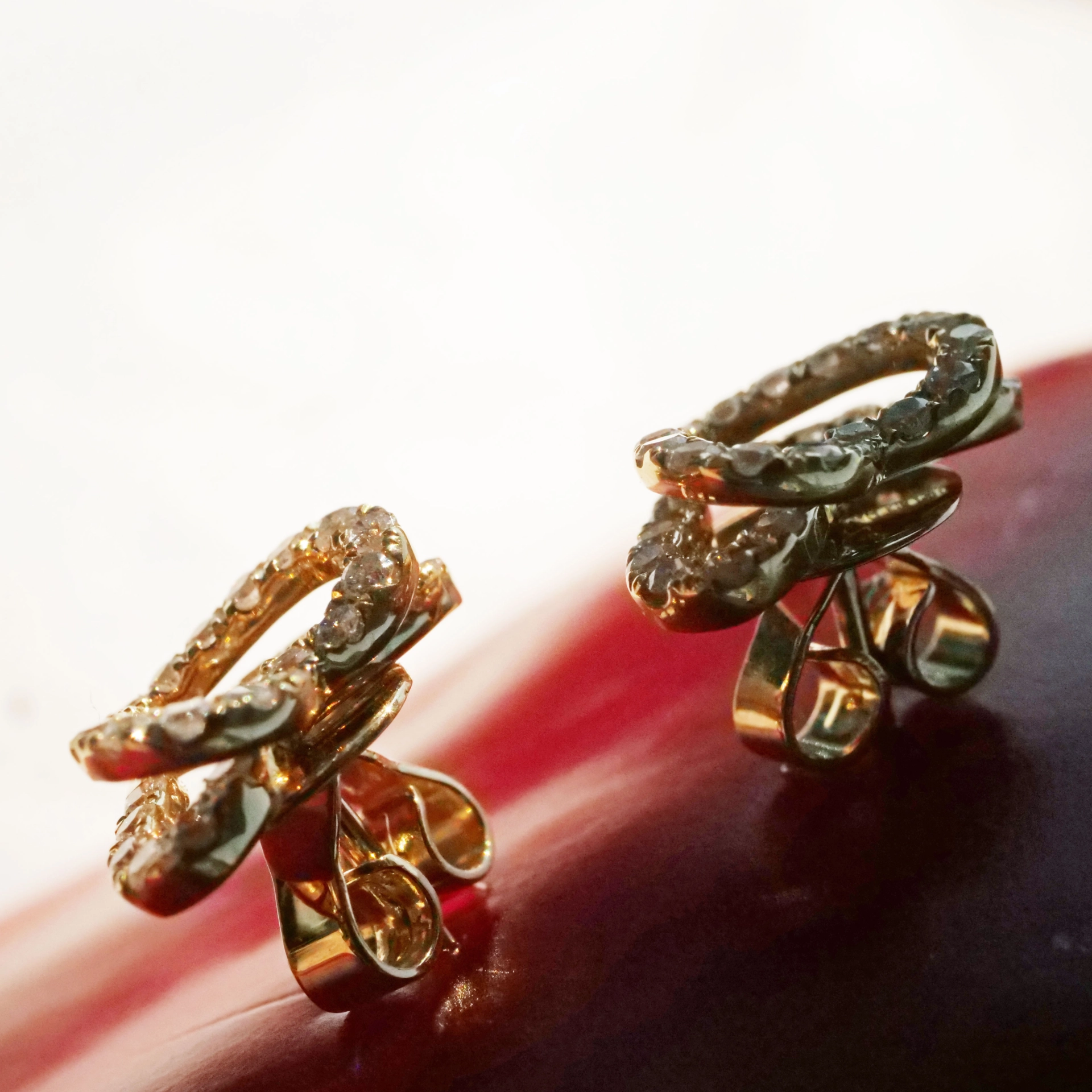 Double Heartbeat for the Ears....Brilliant Earring Studs total 0.56 ct 18 kt Yellow Gold