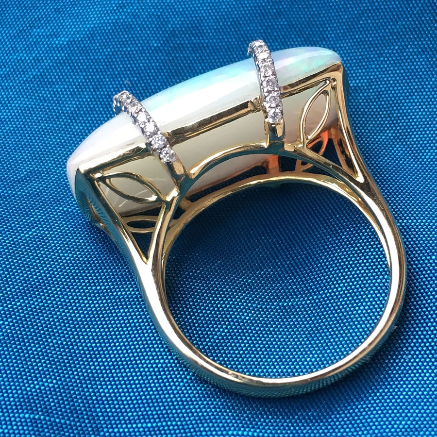 Großer Vollopal-Brillant-Ring, 10.62 ct, 0.27 ct Brillanten, 750er-Gelbgold-Weißgold