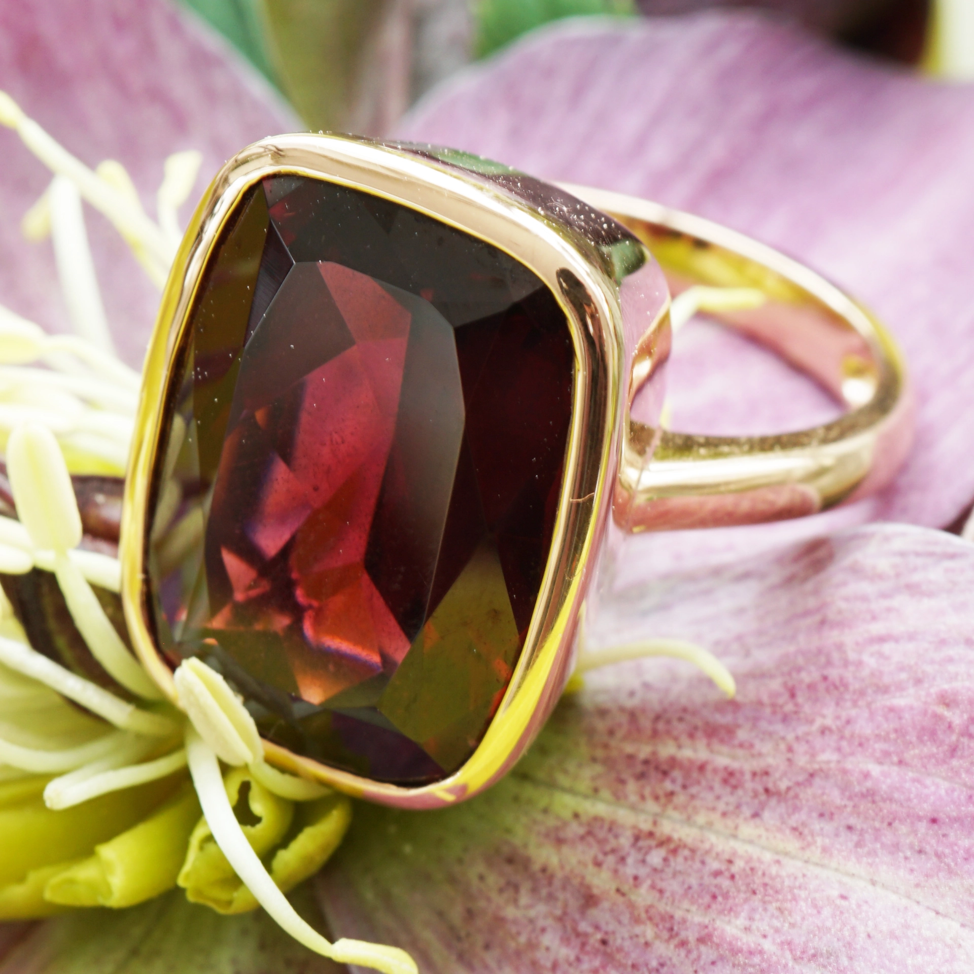 Rhodolith Granat Ring 19.70 ct tiefrot tolle Qualität AAA+ 20 x 15,5 mm 750er Rosegold