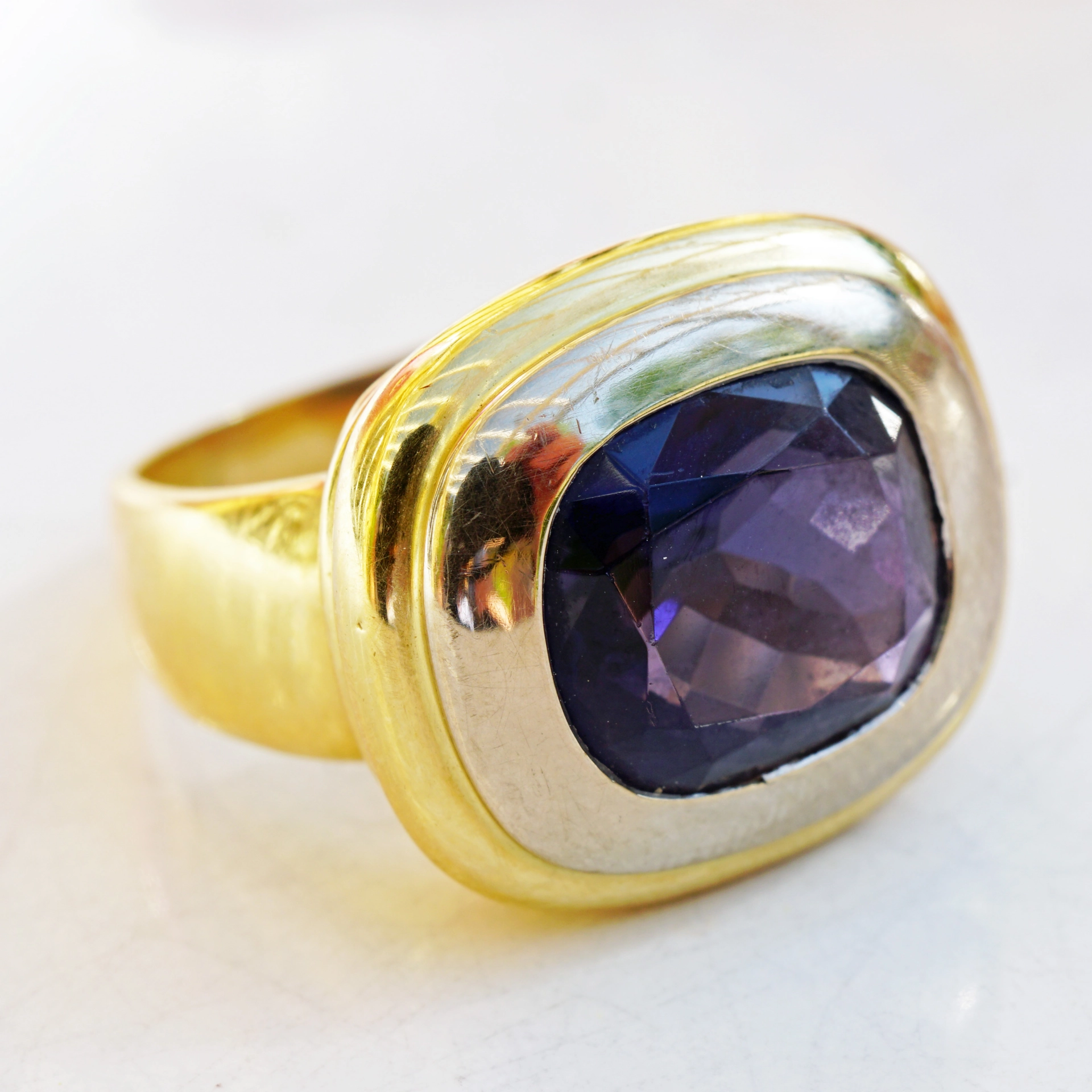Iolith (Cordierit)  Ring massive Handarbeit 750er Gold 18 Gramm schwer