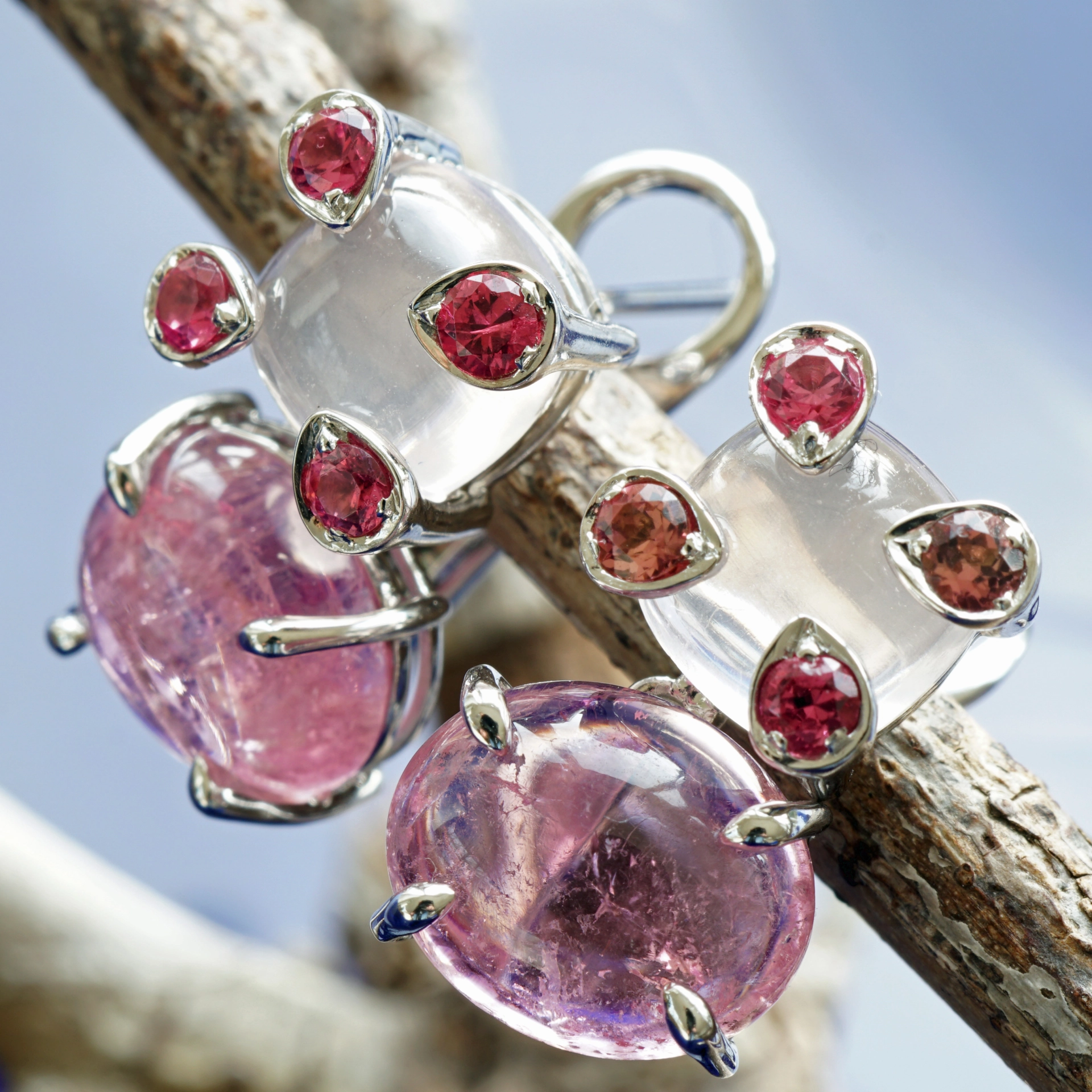 Spinel Tourmalin Rosequartz Earrings 18 kt Whitegold...rare electric pink Color
