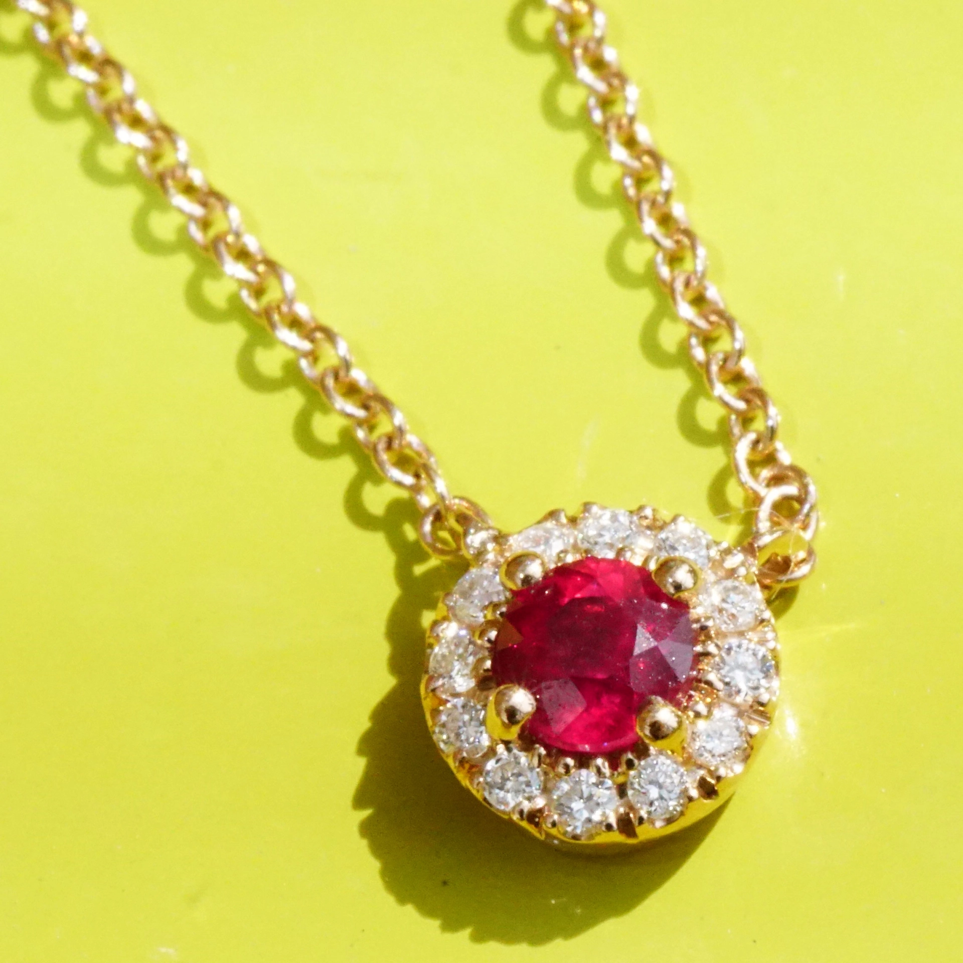 rubin-brillant-collier-rosegold-solitaer-SON01910 Ruby Brilliant Necklace 18 kt Rose Gold..the sweetest petit Necklace