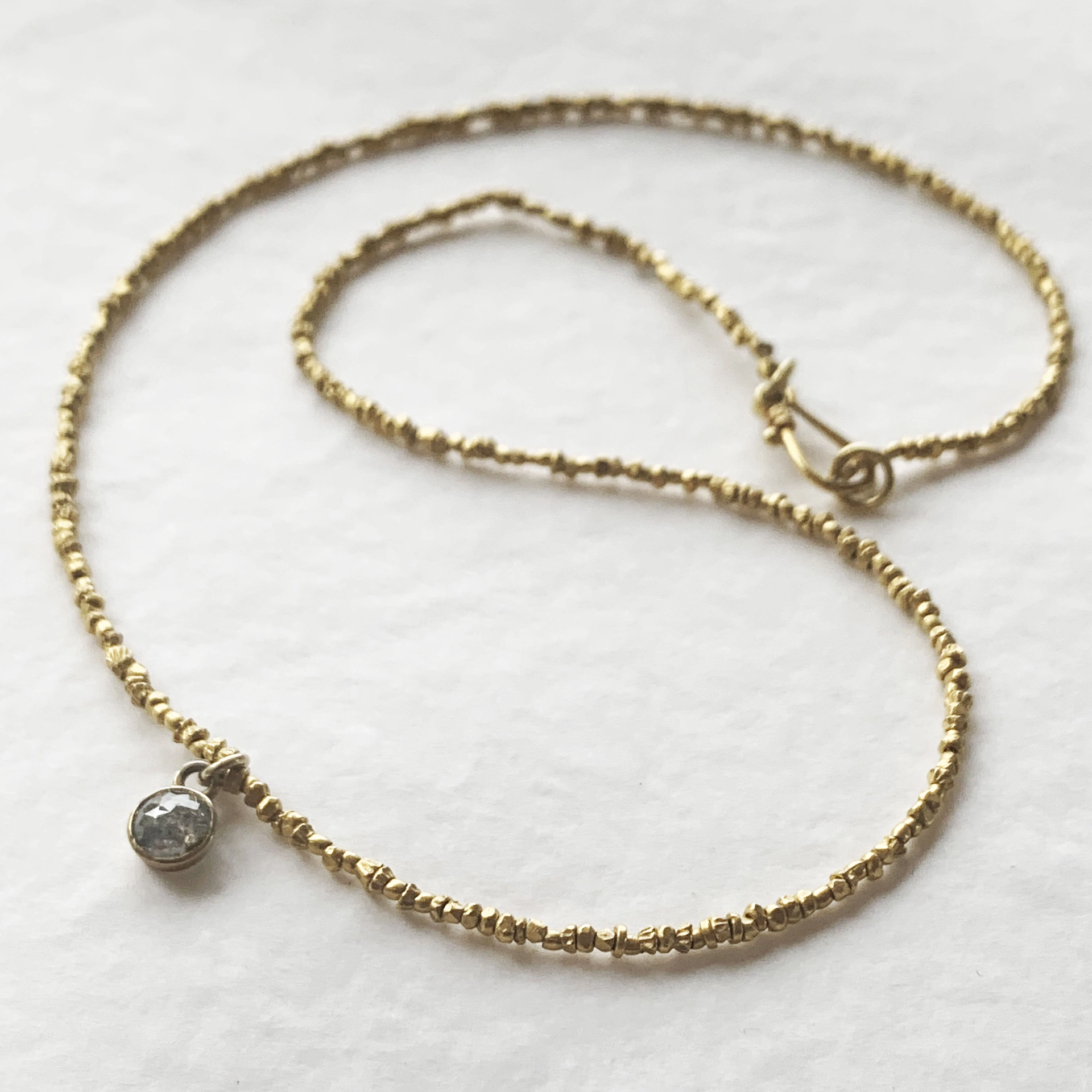 Kette 900er Feingold 8 Gramm mit Diamantrosen Anhänger Handarbeit feingliedrig