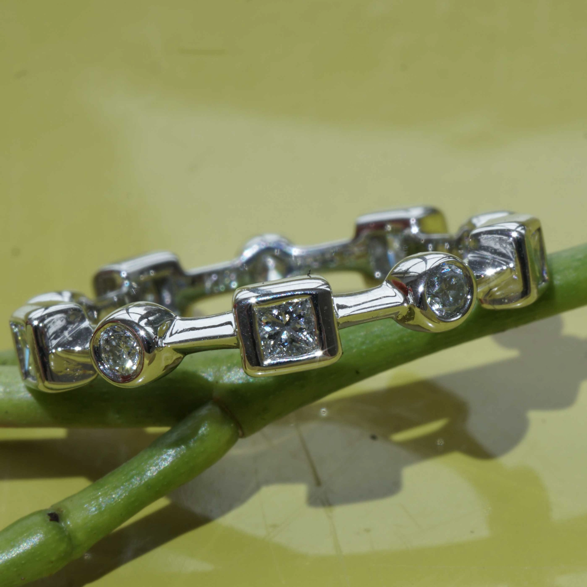 Brilliant Diamond Ring 18 kt White Gold 0.85 ct TW VS ....Top Design