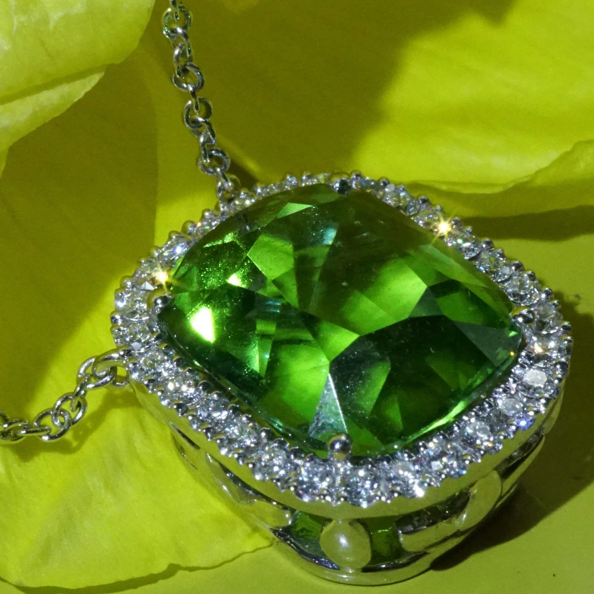 Tourmaline investment gem 8.35 ct Afghanistan green-bluish loupe clean AAA+ 