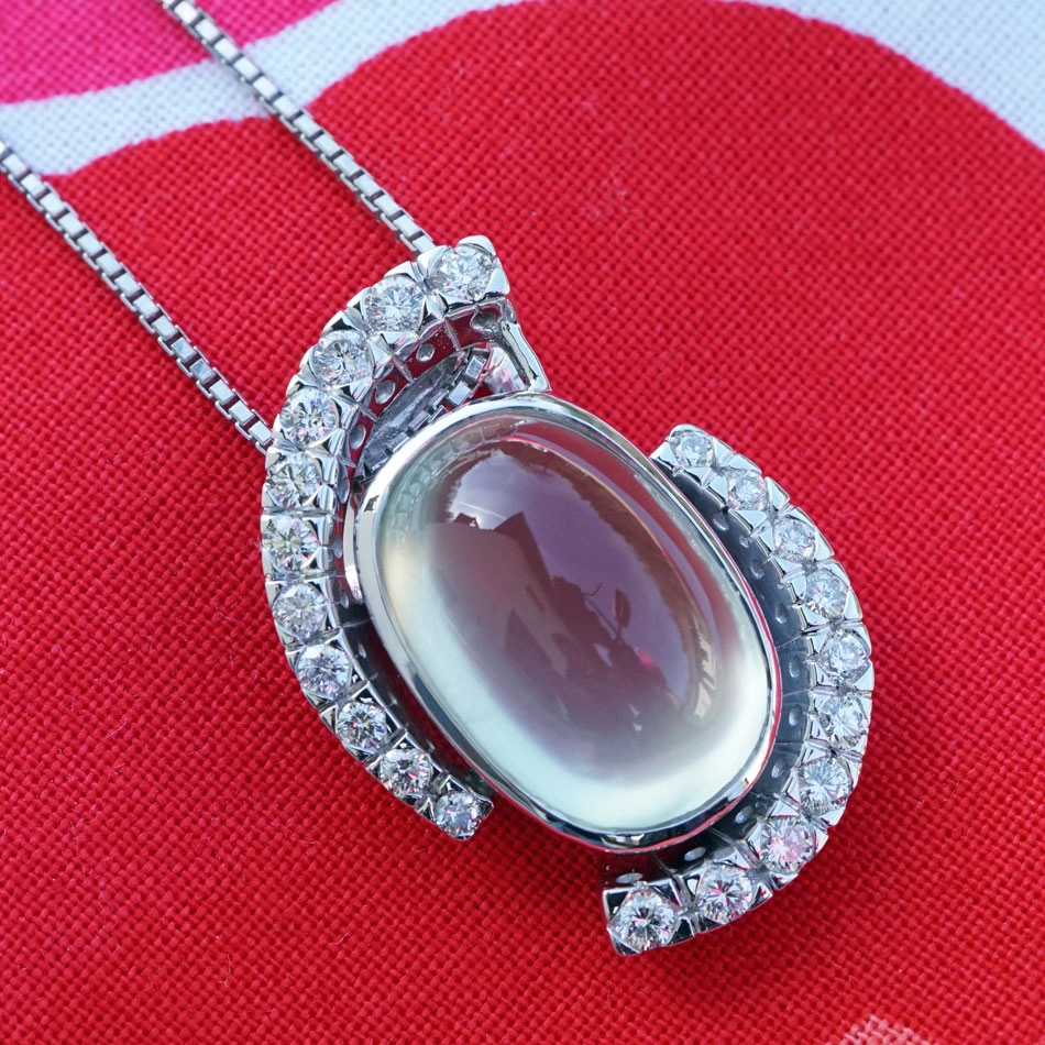 Prehnit Brillant Anhänger mit Kette 750er Weißgold 12.14 ct 0.70 ct