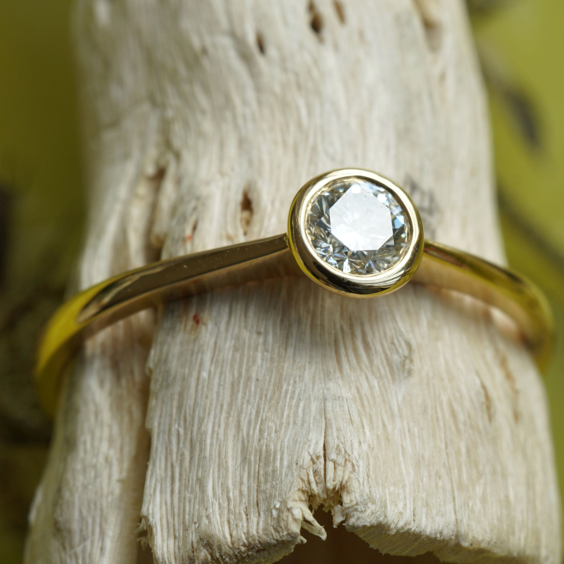 Solitaire Brilliant Ring 0.21 ct TW VVS-VS 750 Yellow Gold 4.7 mm D. Great Brilliance