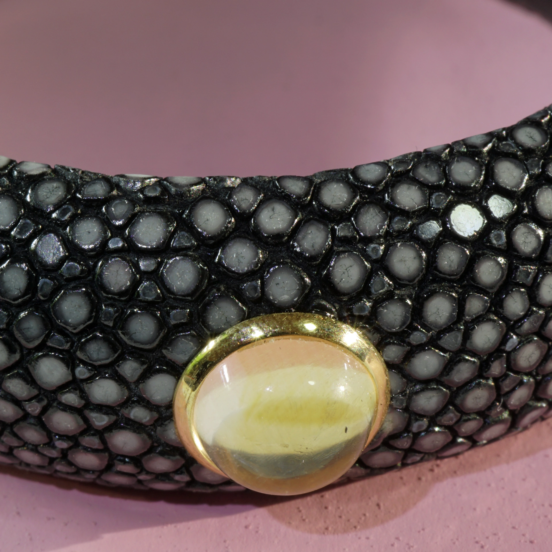 Citrine Stingray Leather Bangle 585 gold 14 kt yellow gold  High-Quality piece of Jewelry