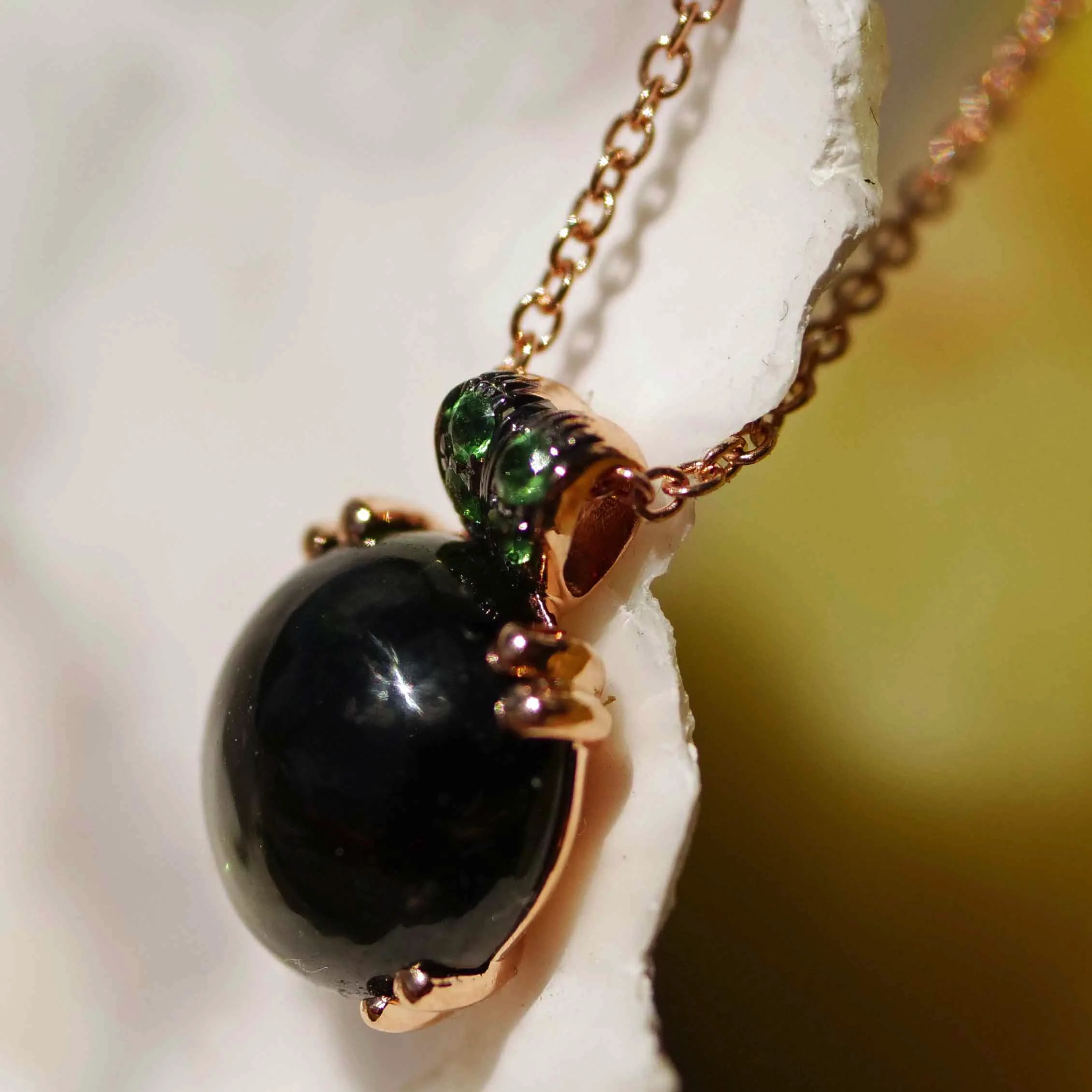 Tourmaline Tsavorite Pendant with Chain 750 Rose Gold... Bubbles.. round Gemstone Cabochons to fall in Love with