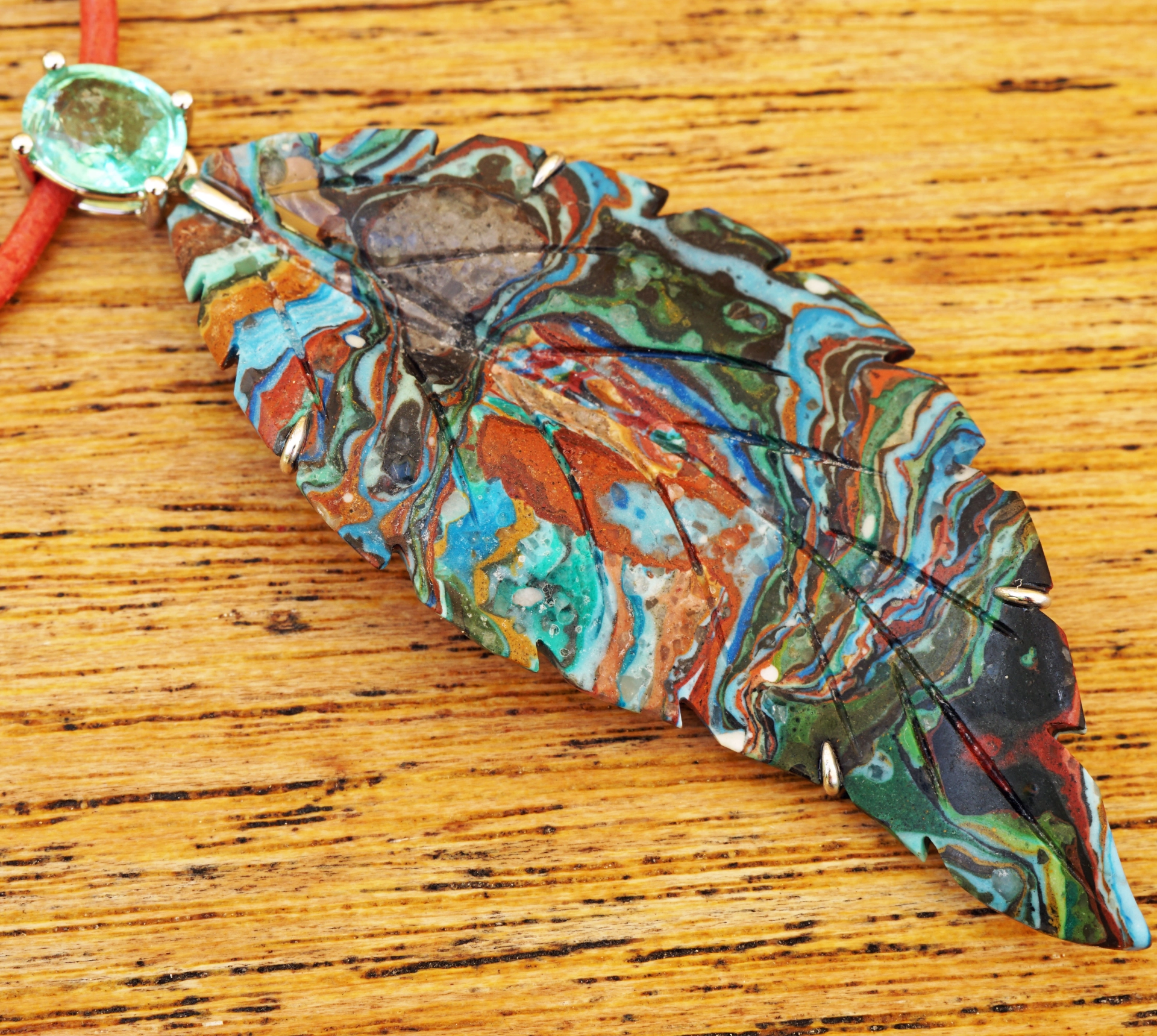 Anhänger Regenbogen Chrysokoll Blatt mit Paraiba Turmalin 750er Weissgold