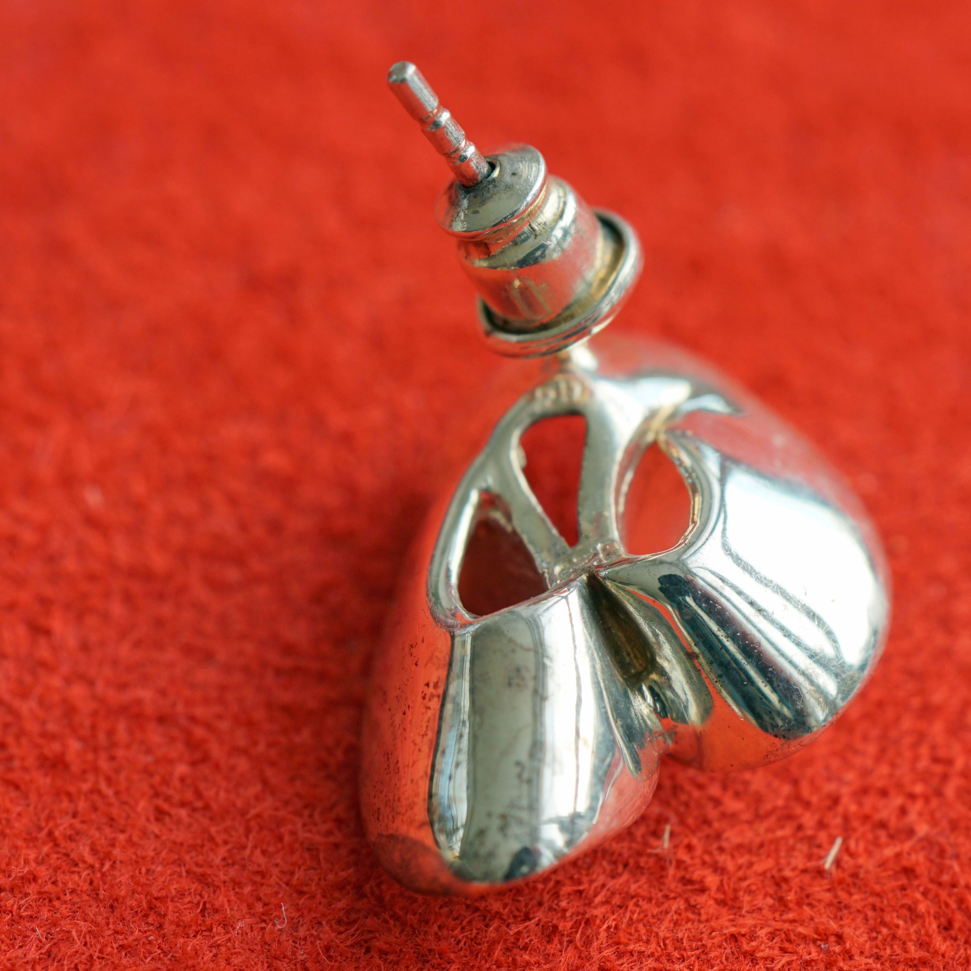 Ohrstecker Faltenwurf modern strukturiert 20 x 15 mm Silber Handarbeit