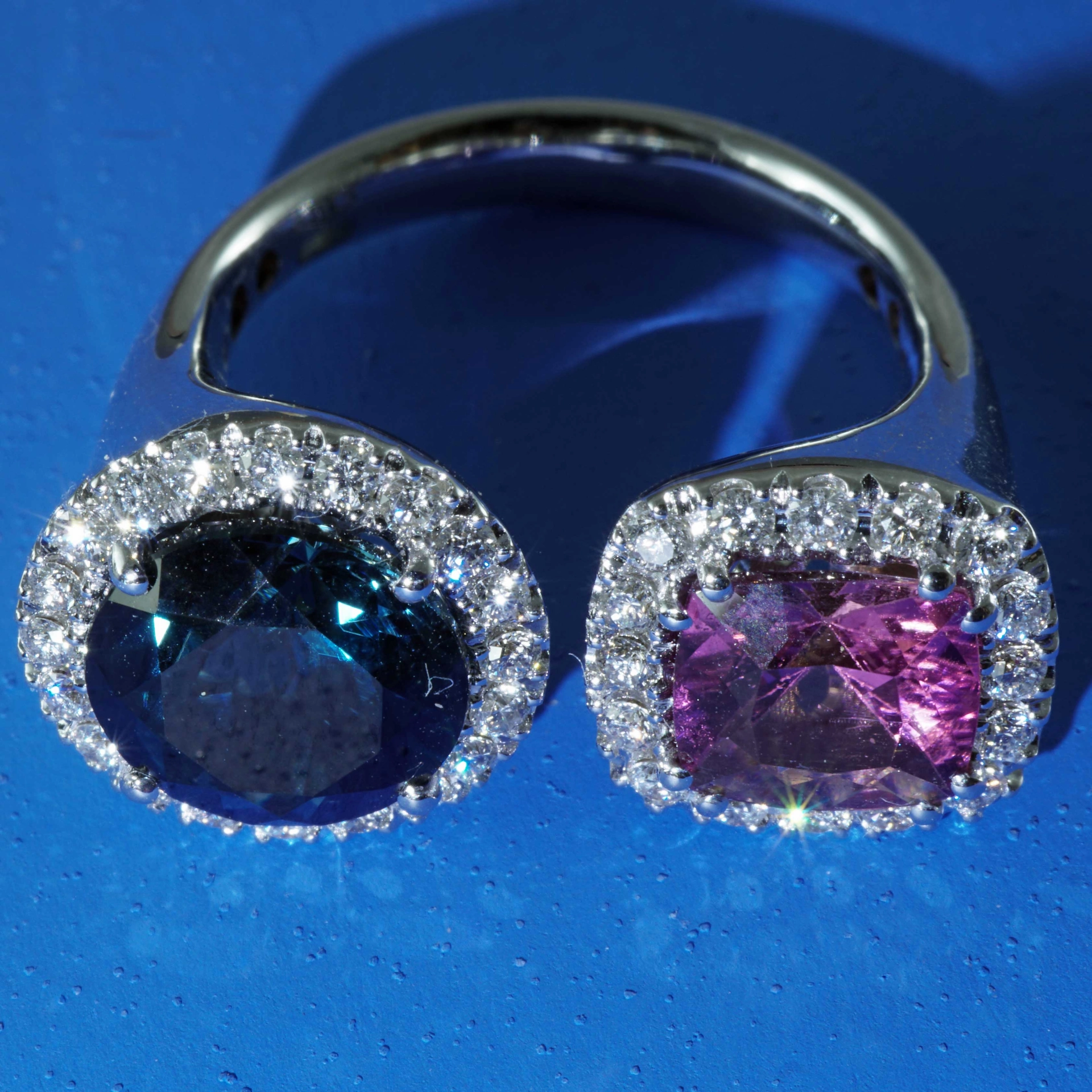 Wonderful Twin Ring 18 kt White Gold Tourmaline and Topaz with Brilliants surrounded